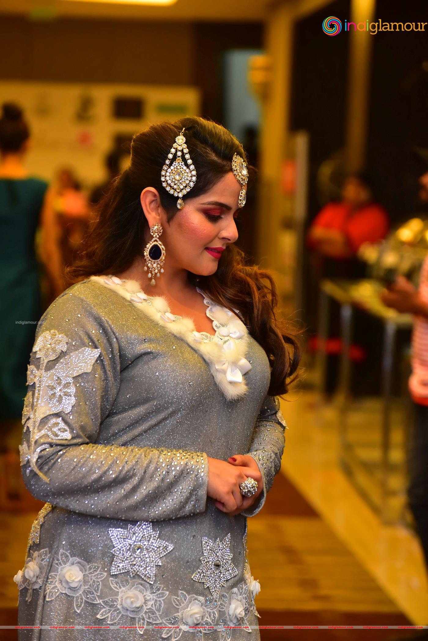 Roma Asrani Actress hd photo