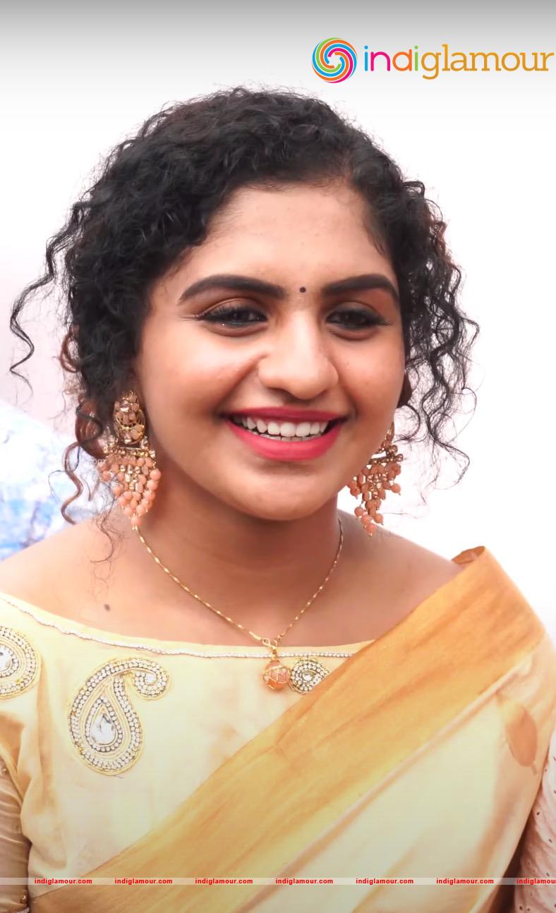 Noorin Shereef Actress hd photo