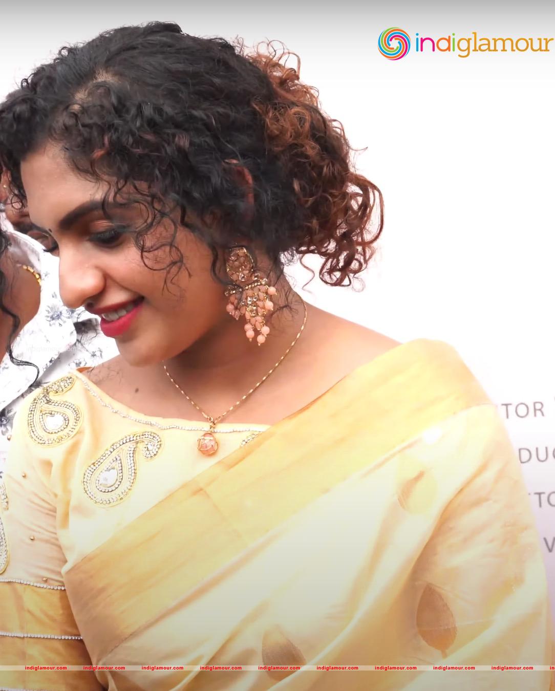 Noorin Shereef Actress hd photo