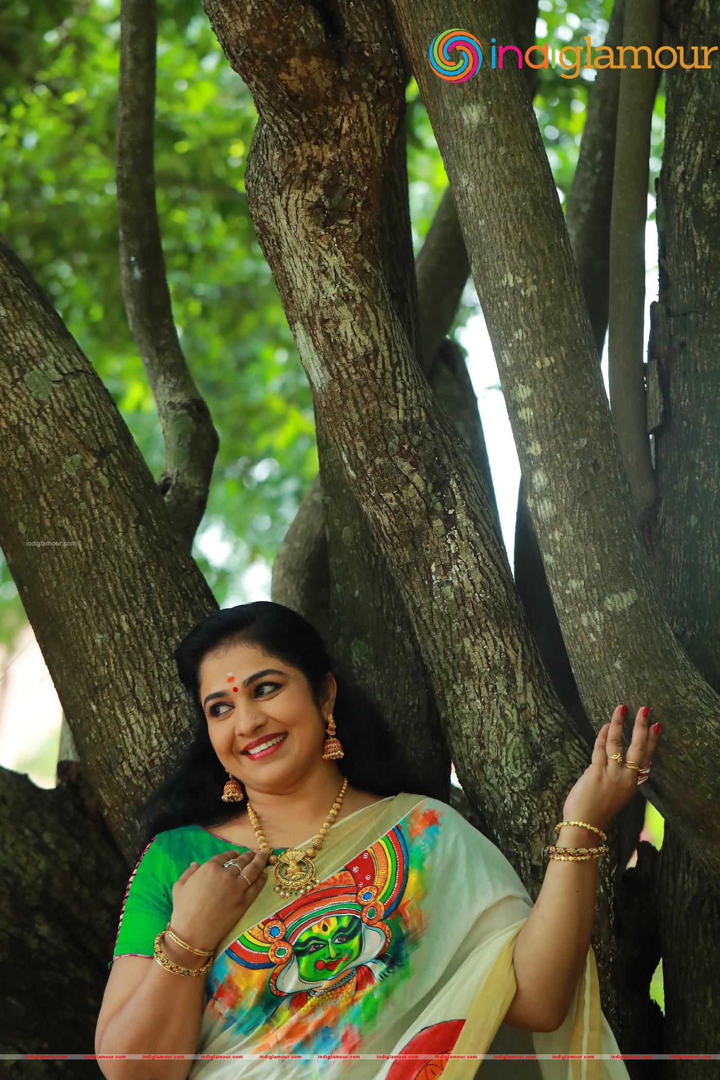 Uma Nair Actress hd photo