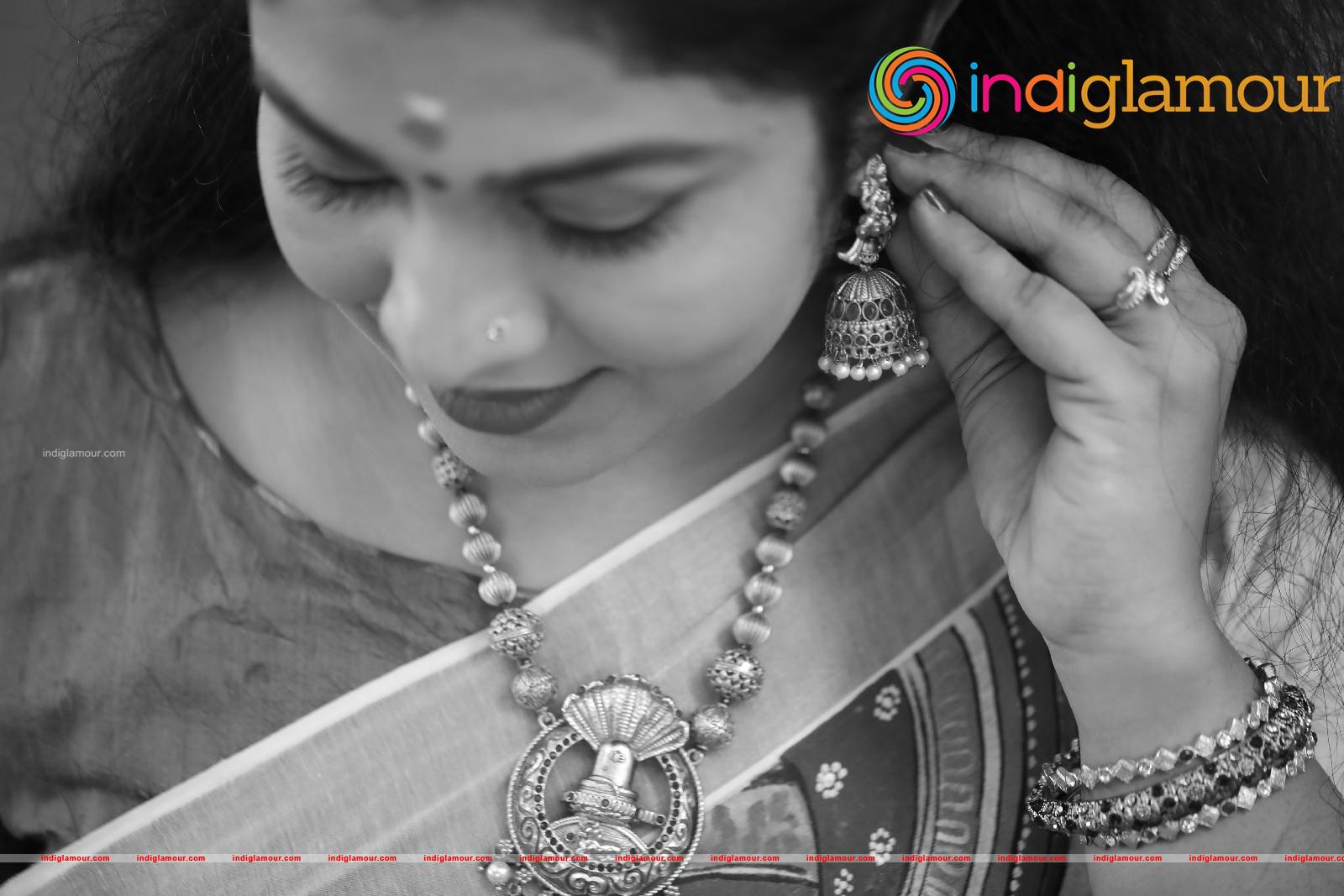 Uma Nair Actress hd photo