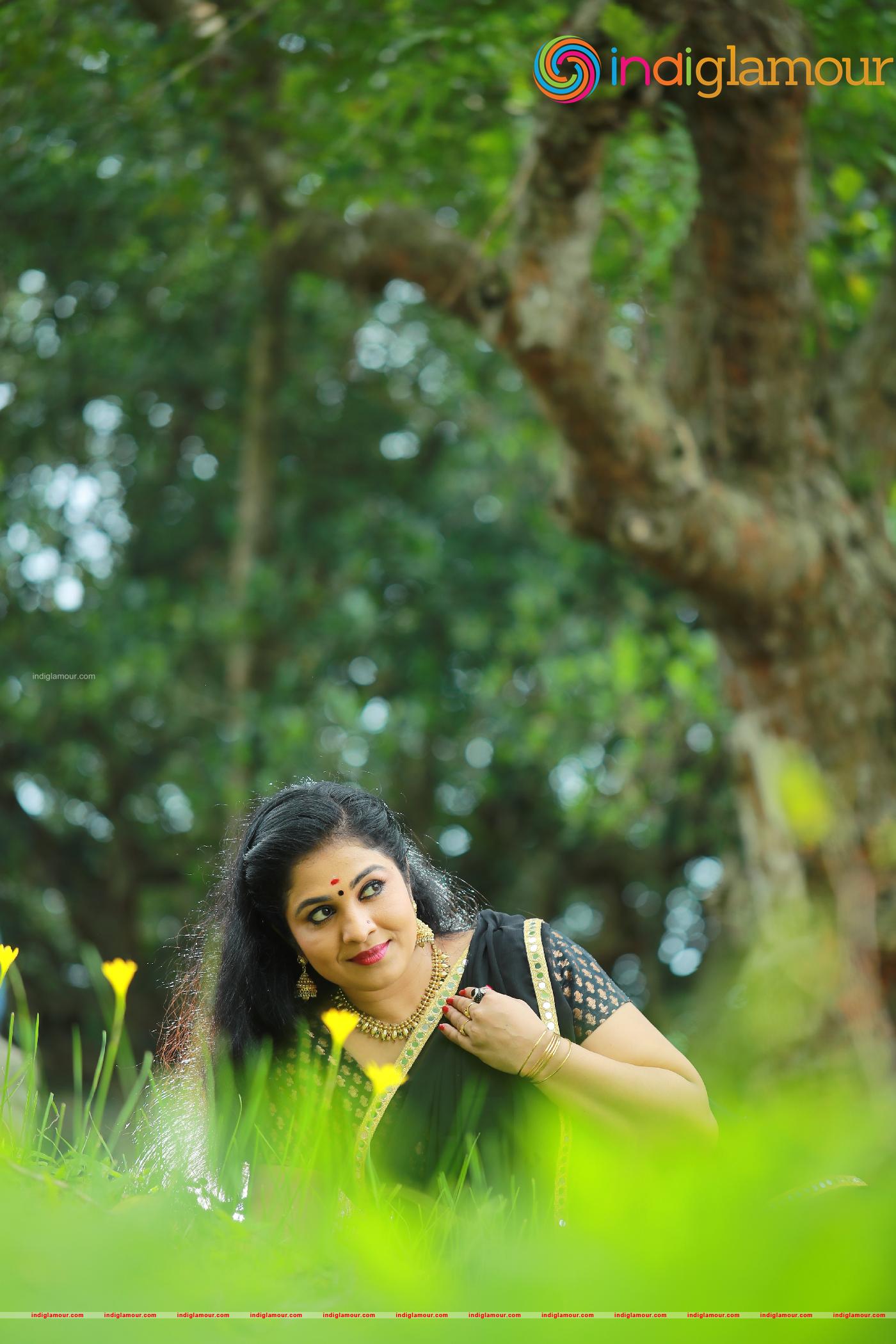 Uma Nair Actress hd photo