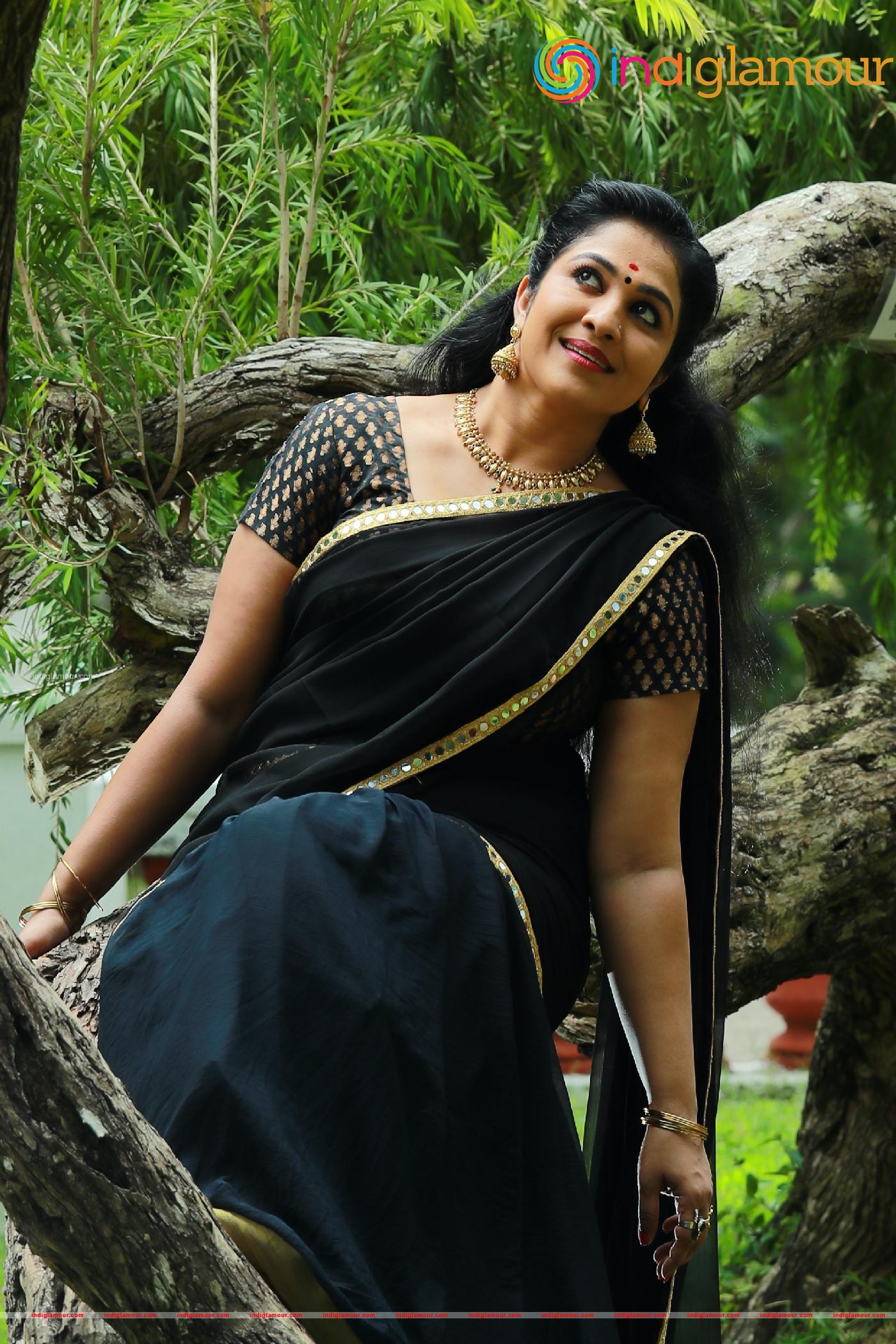 Uma Nair Actress hd photo