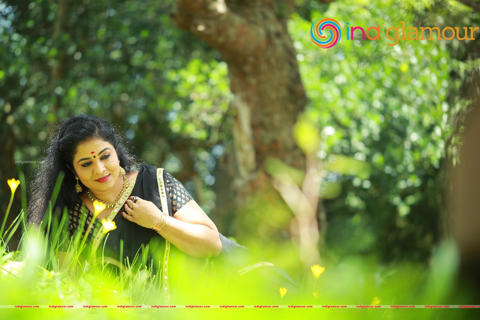 Uma Nair Actress hd photo