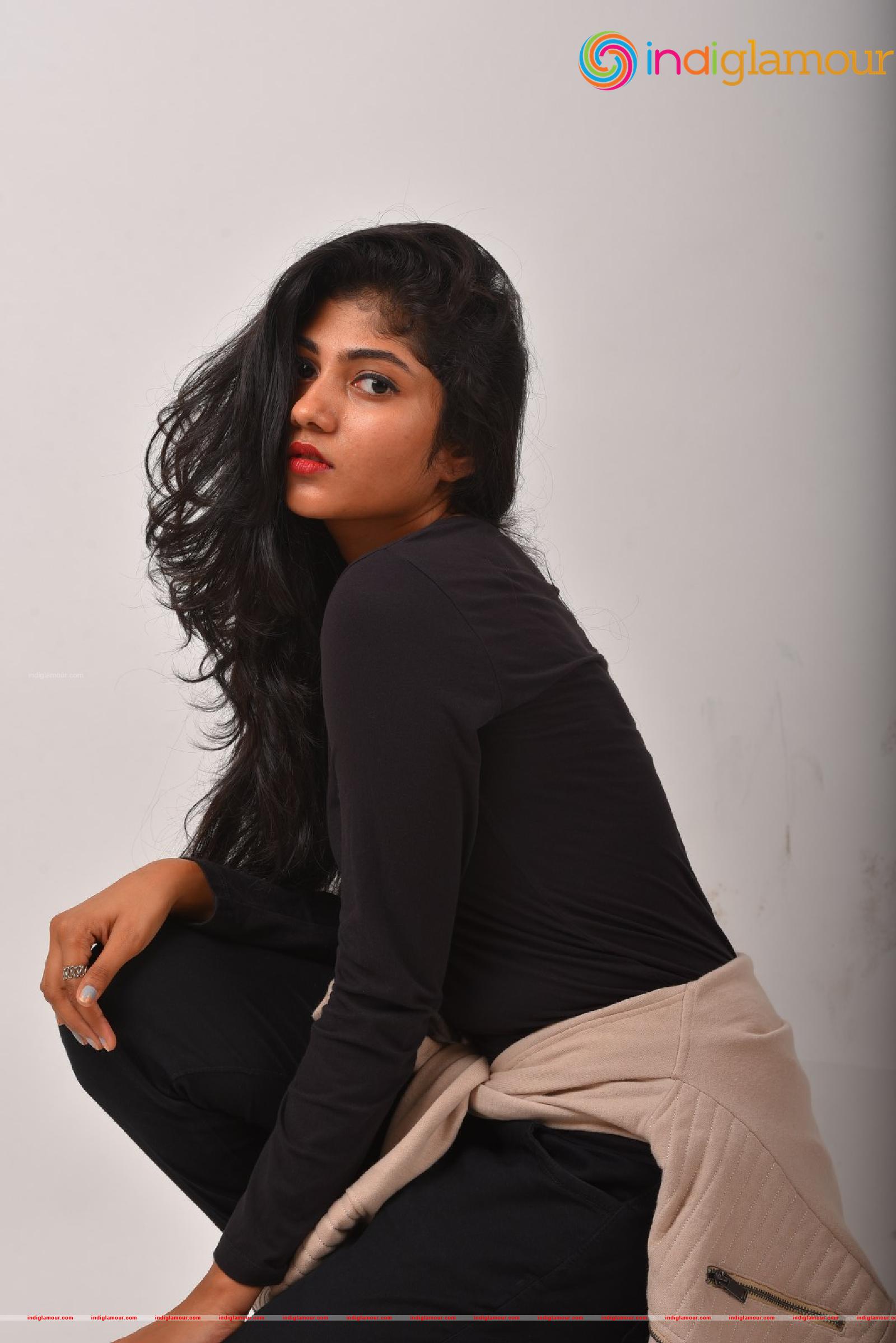 Drishya Raghunath Actress hd photo