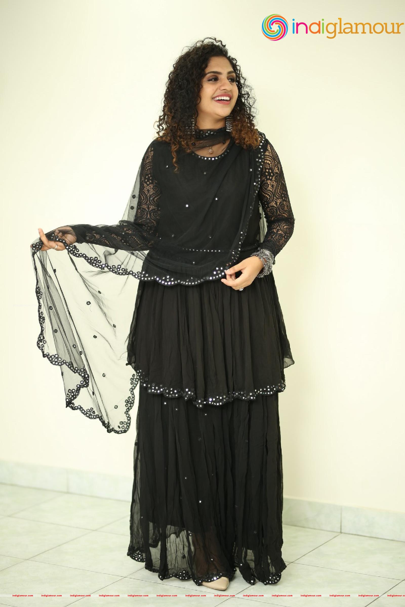 Noorin Shereef Actress hd photo