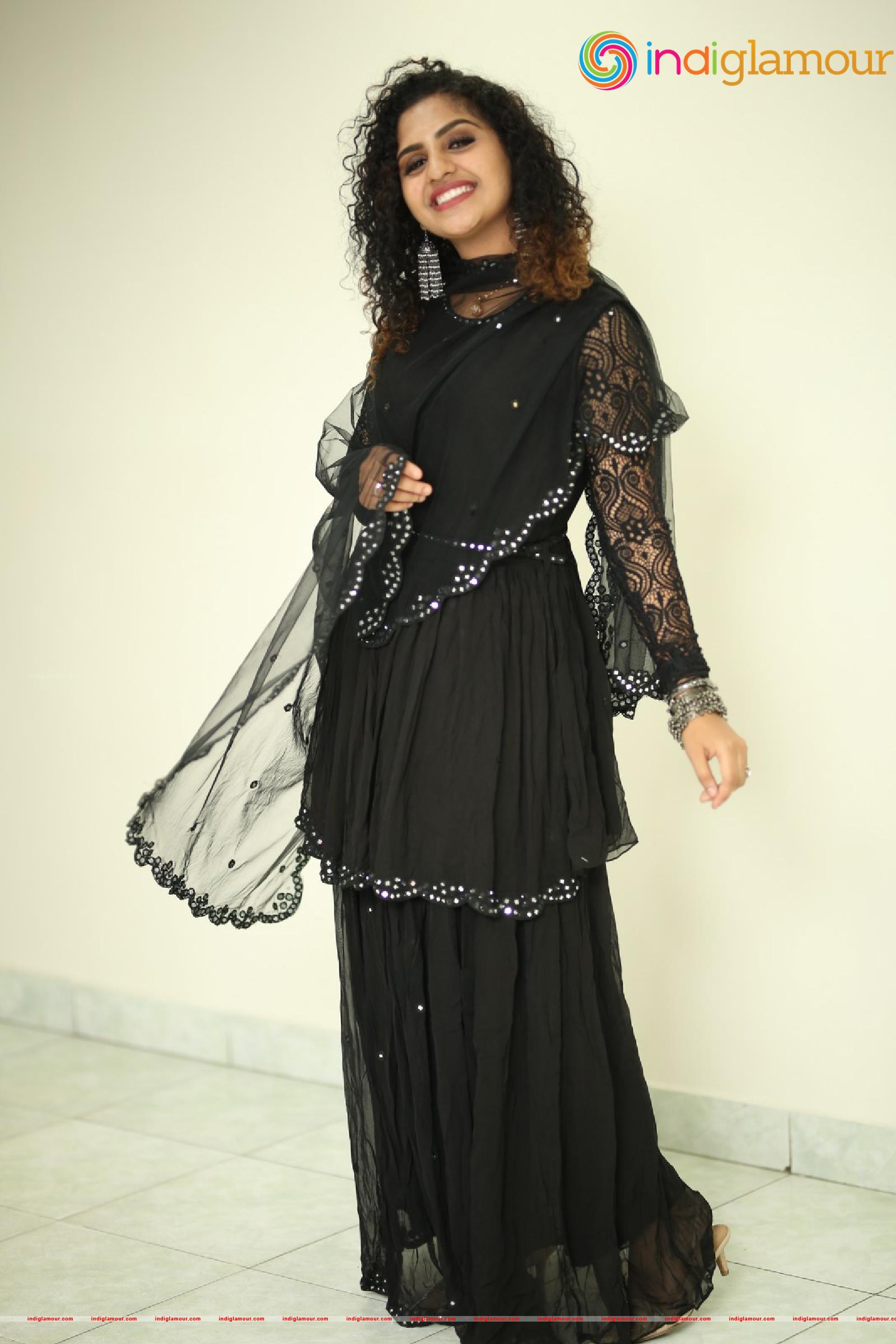 Noorin Shereef Actress hd photo