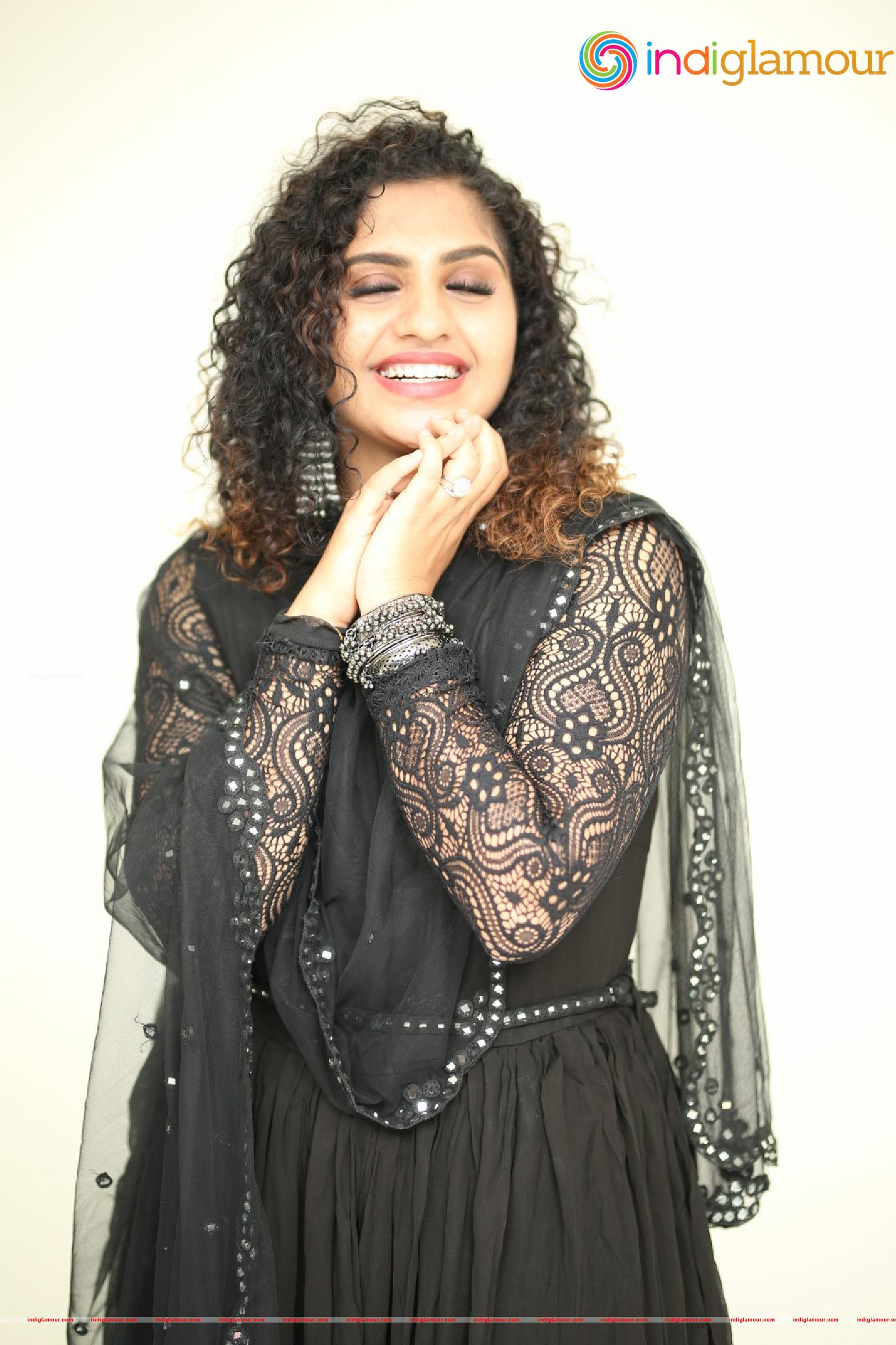 Noorin Shereef Actress hd photo