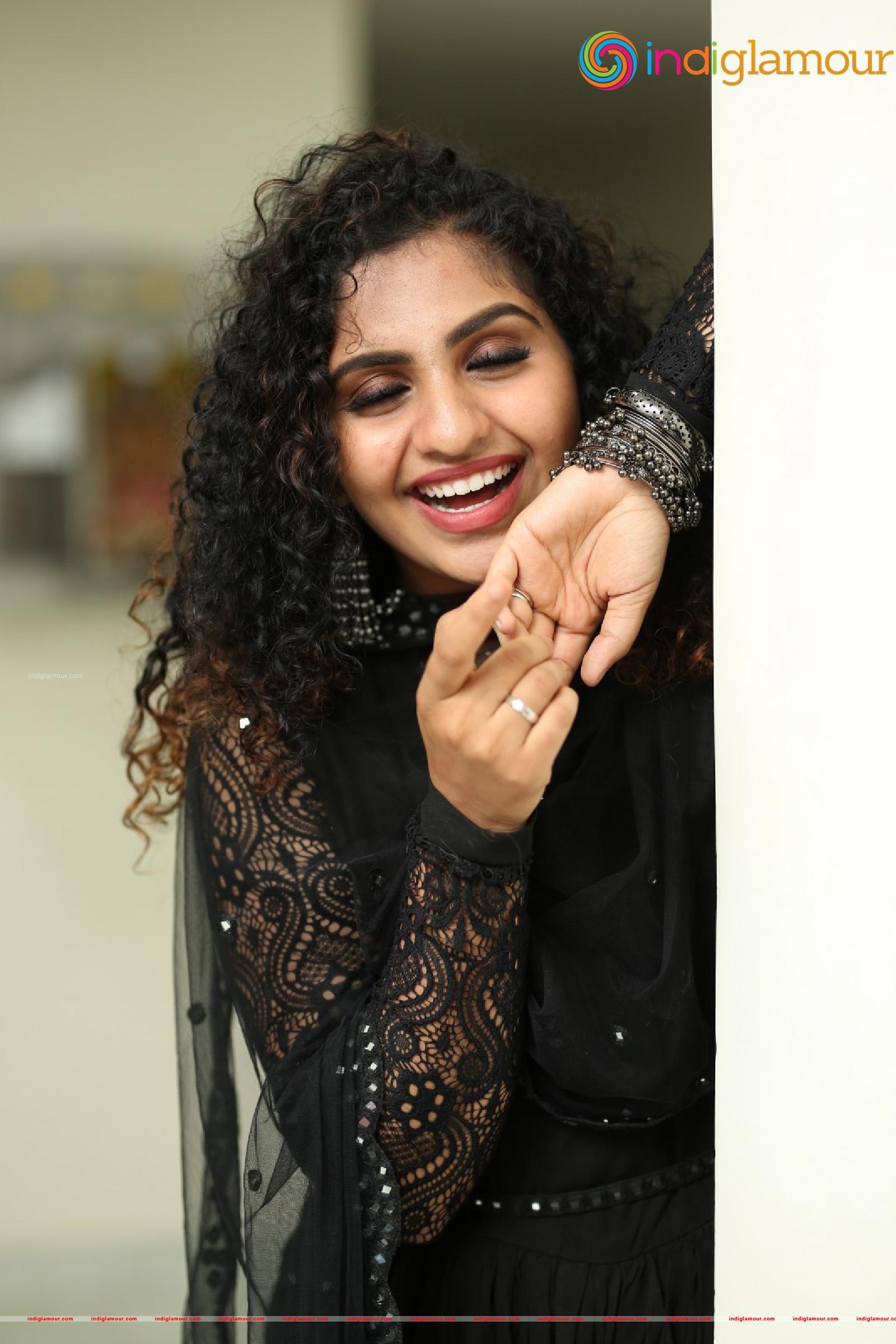 Noorin Shereef Actress hd photo