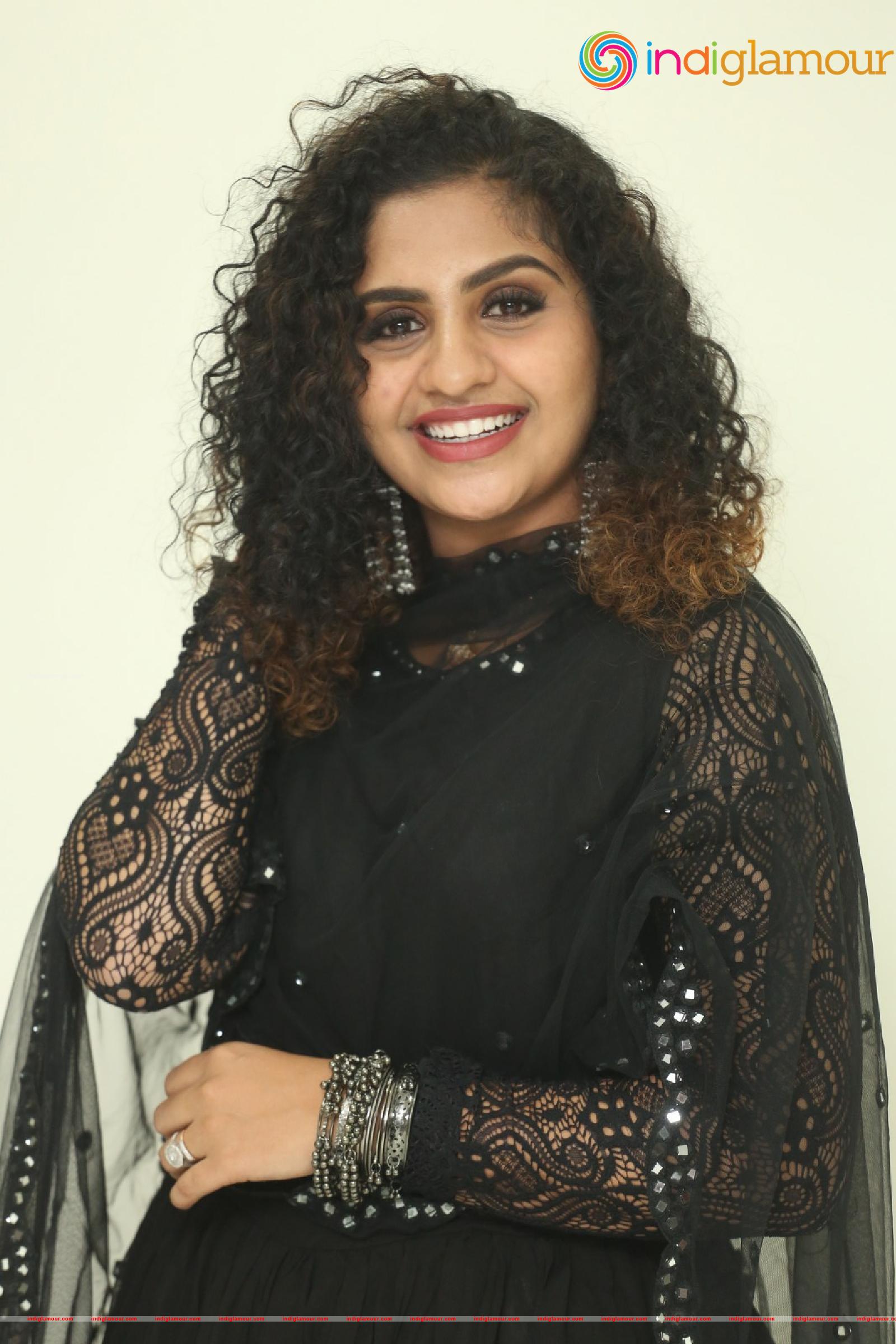 Noorin Shereef Actress hd photo