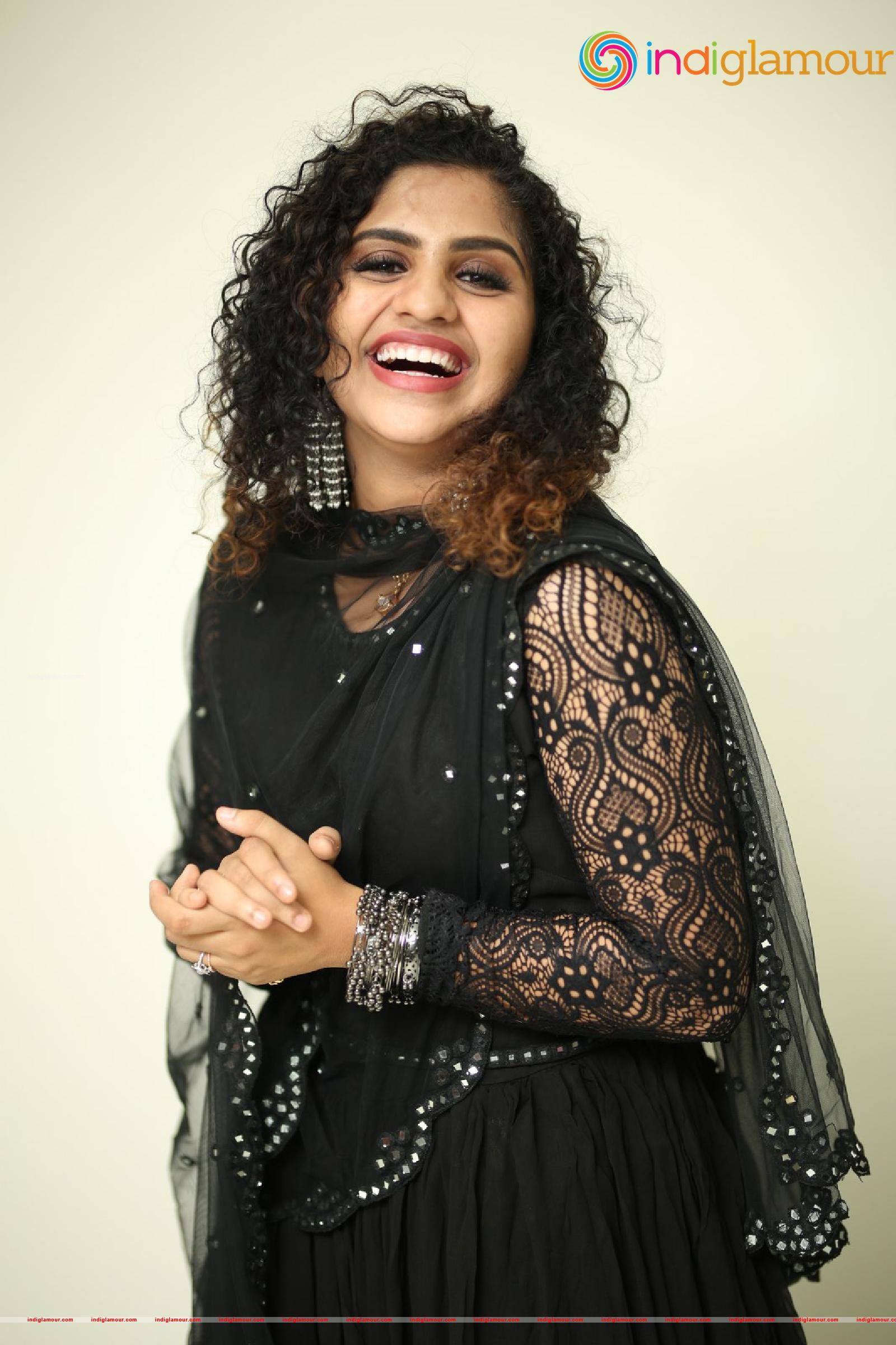 Noorin Shereef Actress hd photo