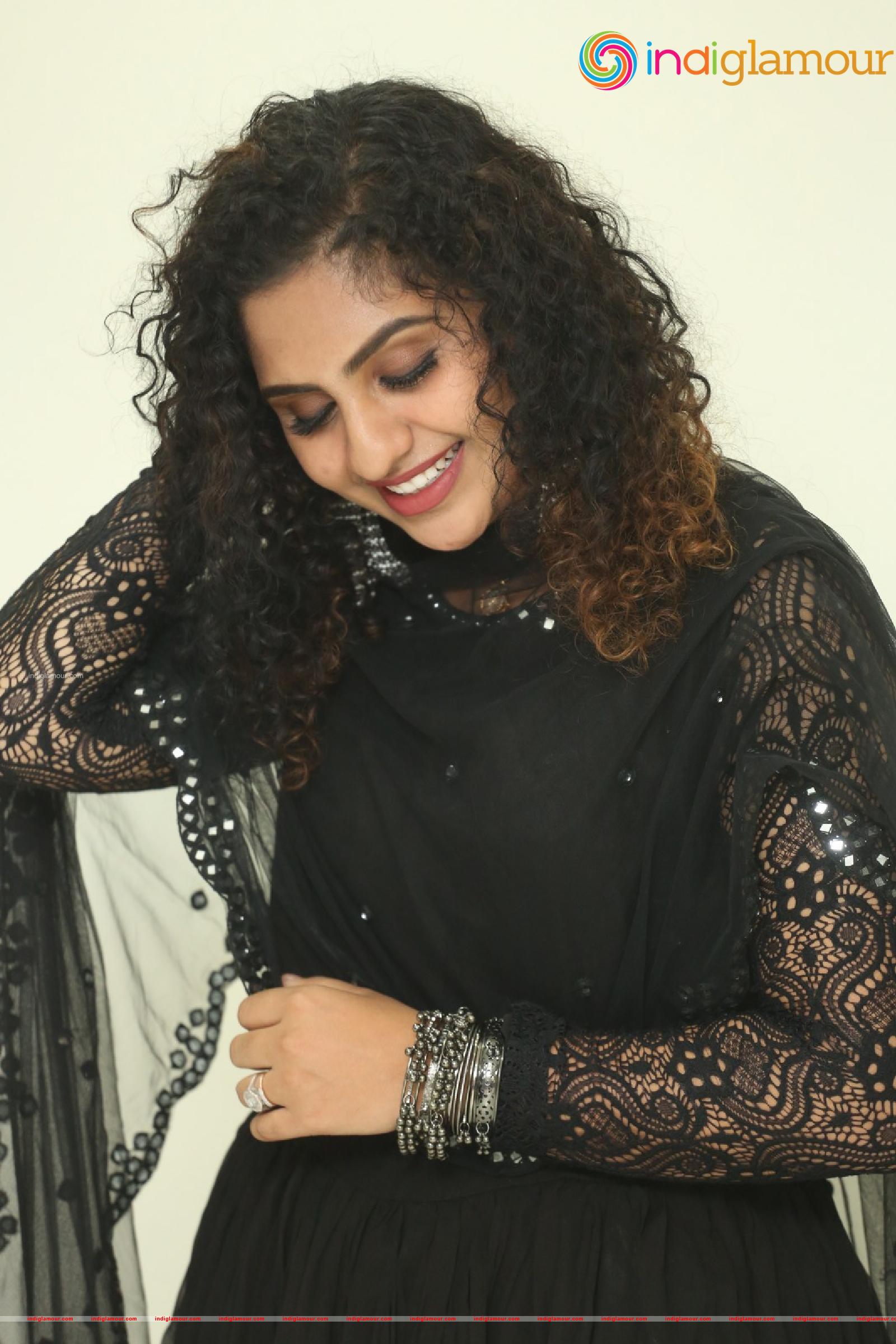 Noorin Shereef Actress hd photo