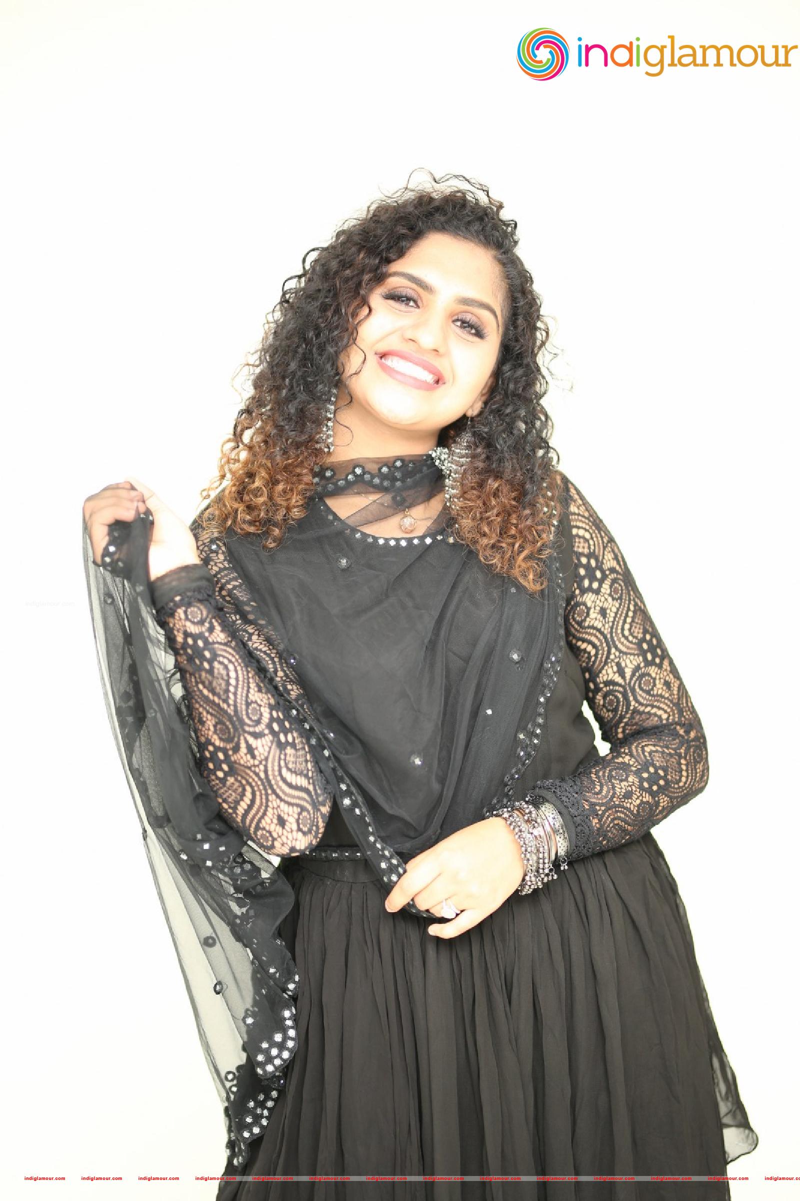 Noorin Shereef Actress hd photo