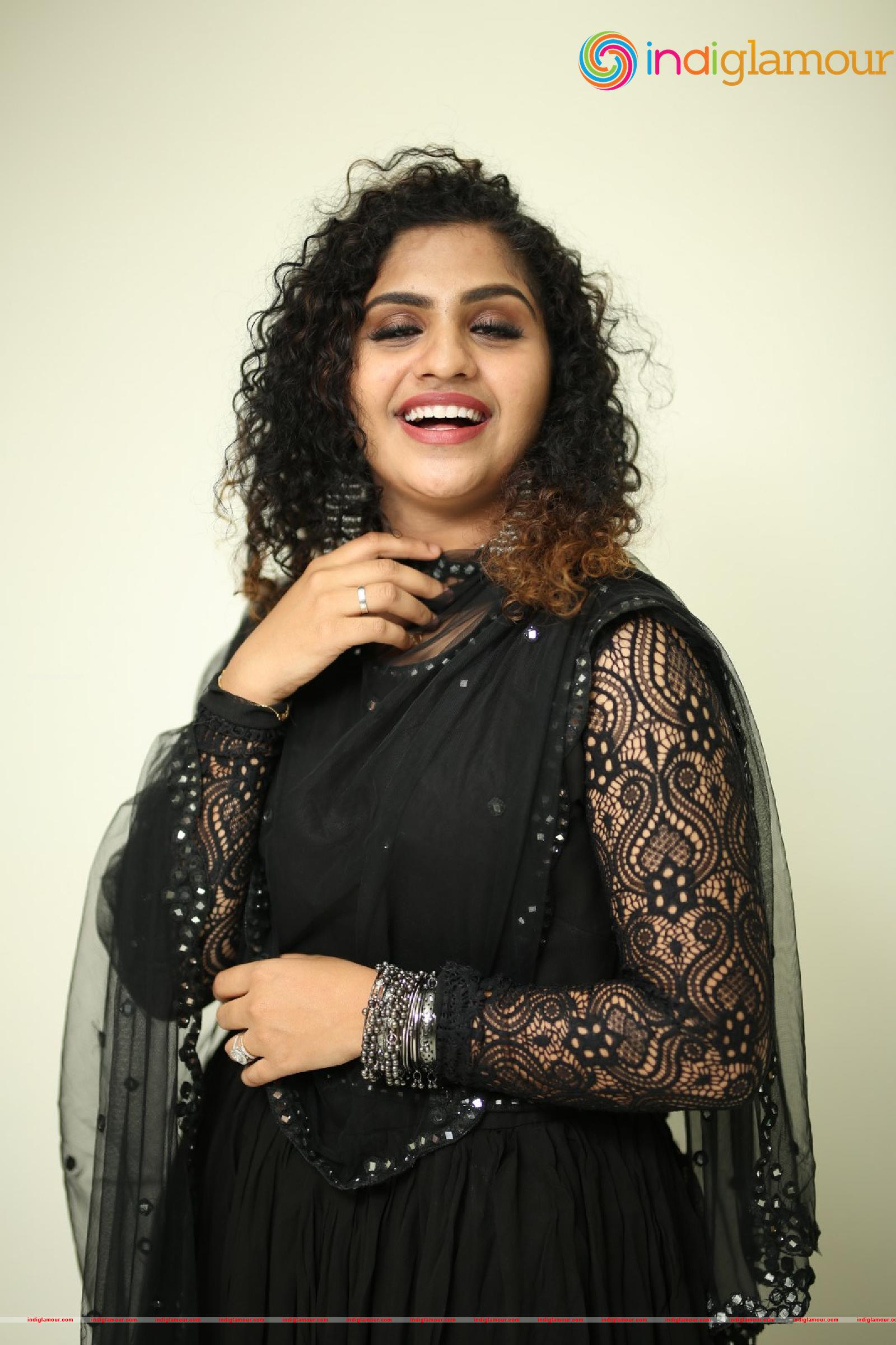 Noorin Shereef Actress hd photo