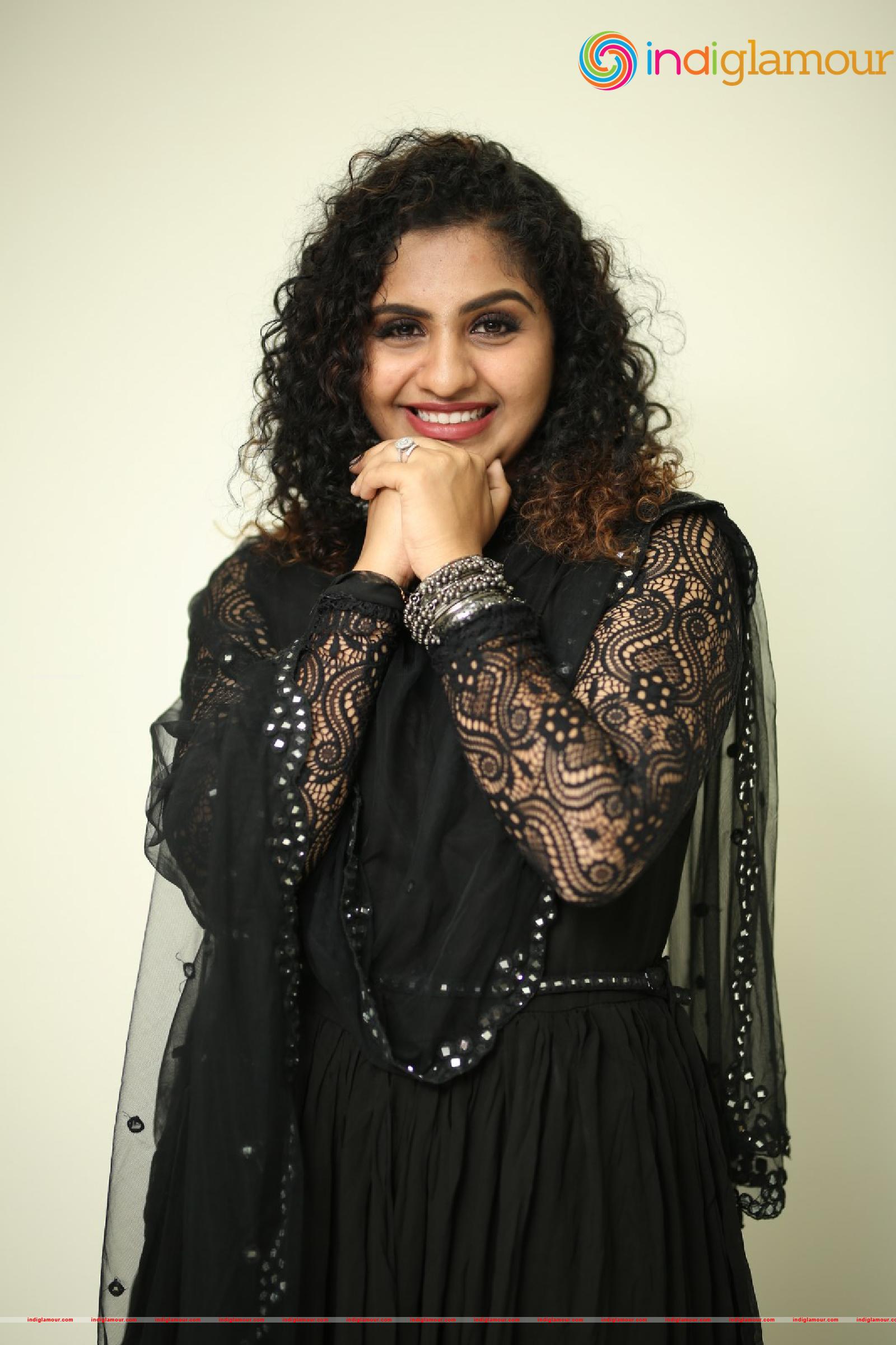 Noorin Shereef Actress hd photo
