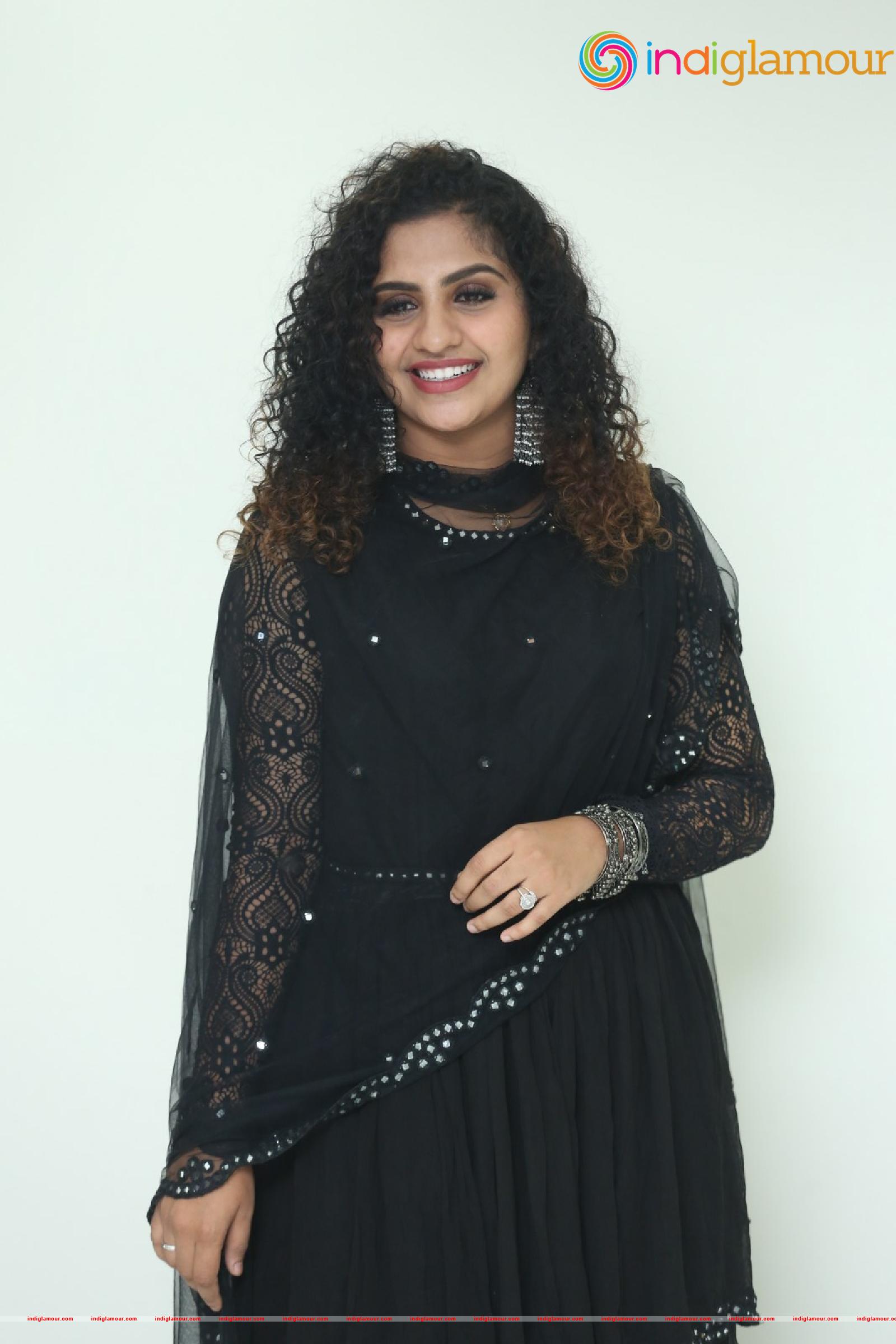 Noorin Shereef Actress hd photo