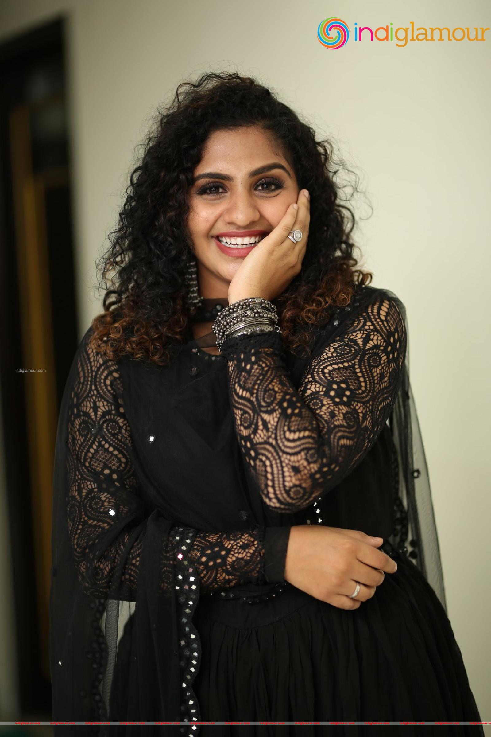 Noorin Shereef Actress hd photo