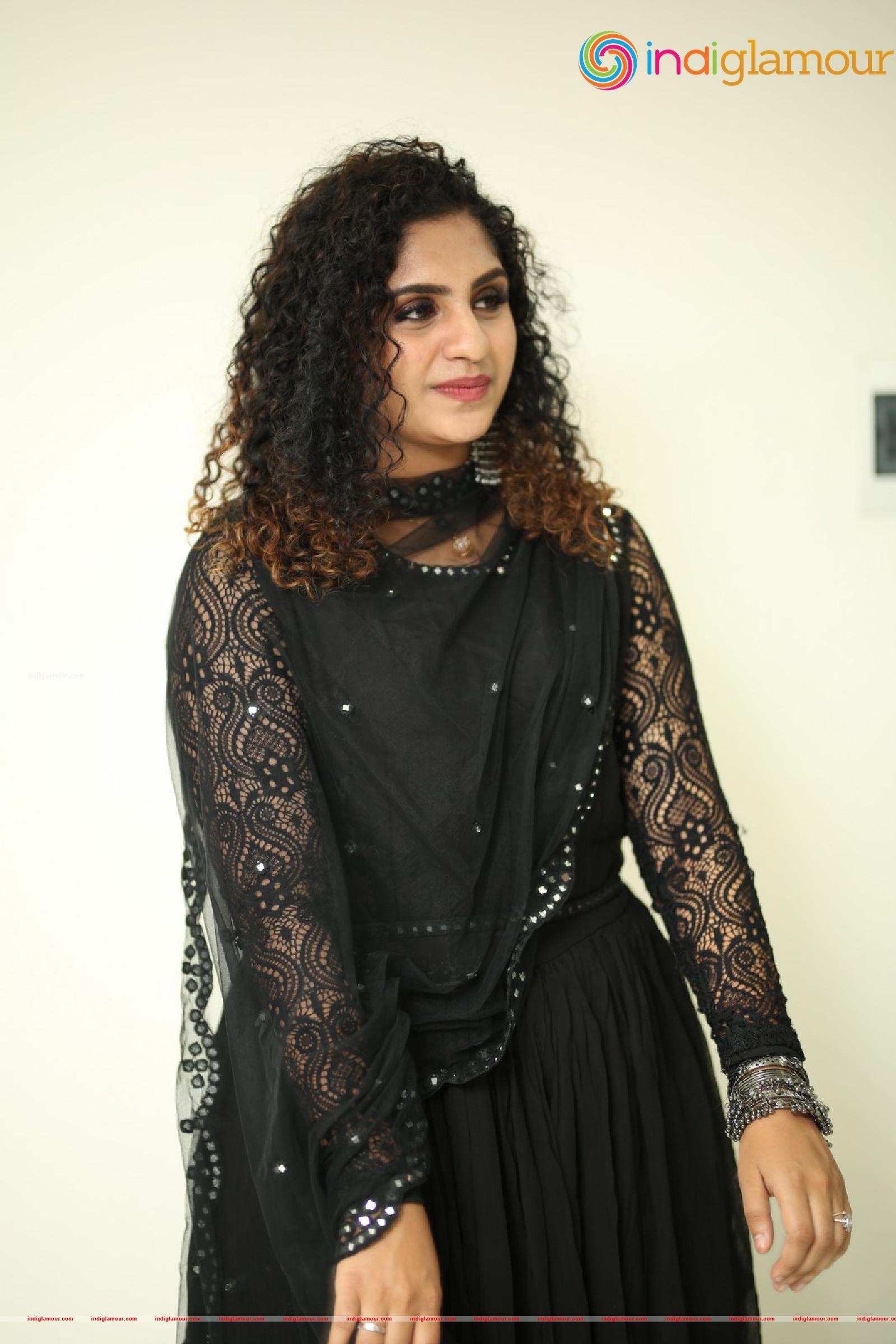 Noorin Shereef Actress hd photo