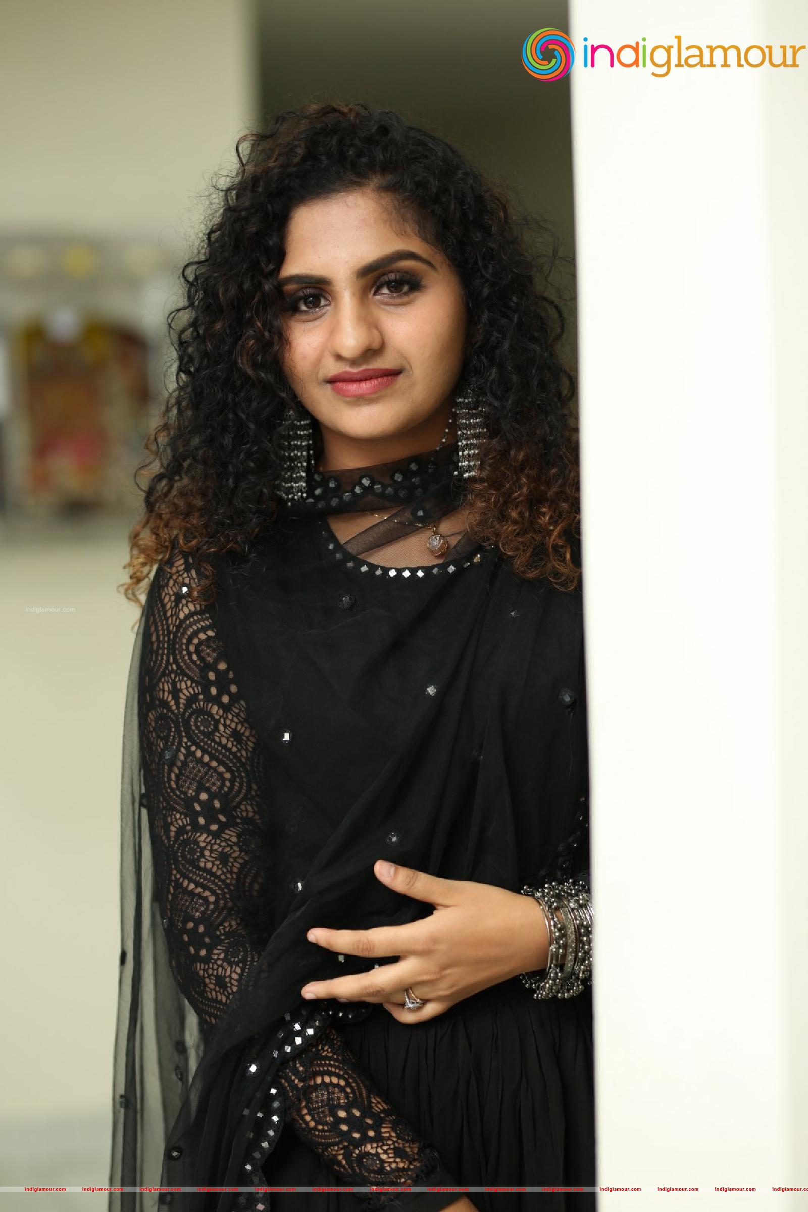 Noorin Shereef Actress hd photo