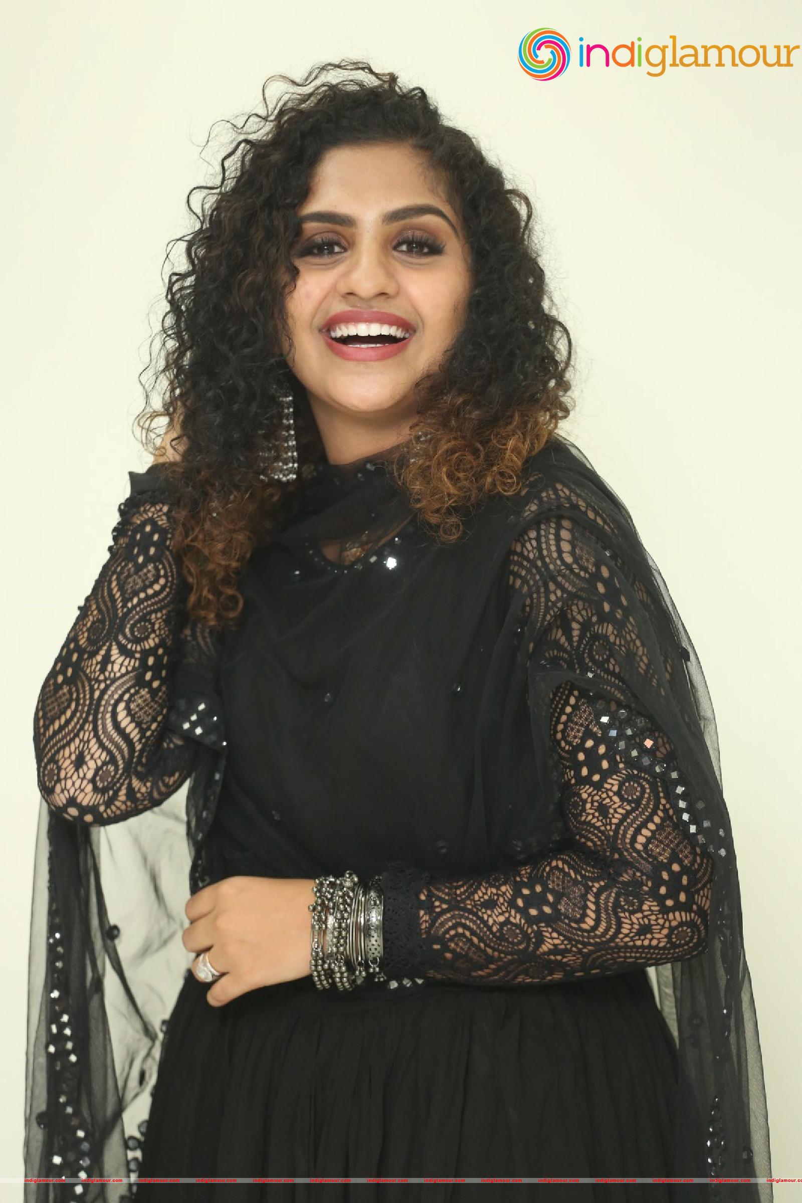 Noorin Shereef Actress hd photo