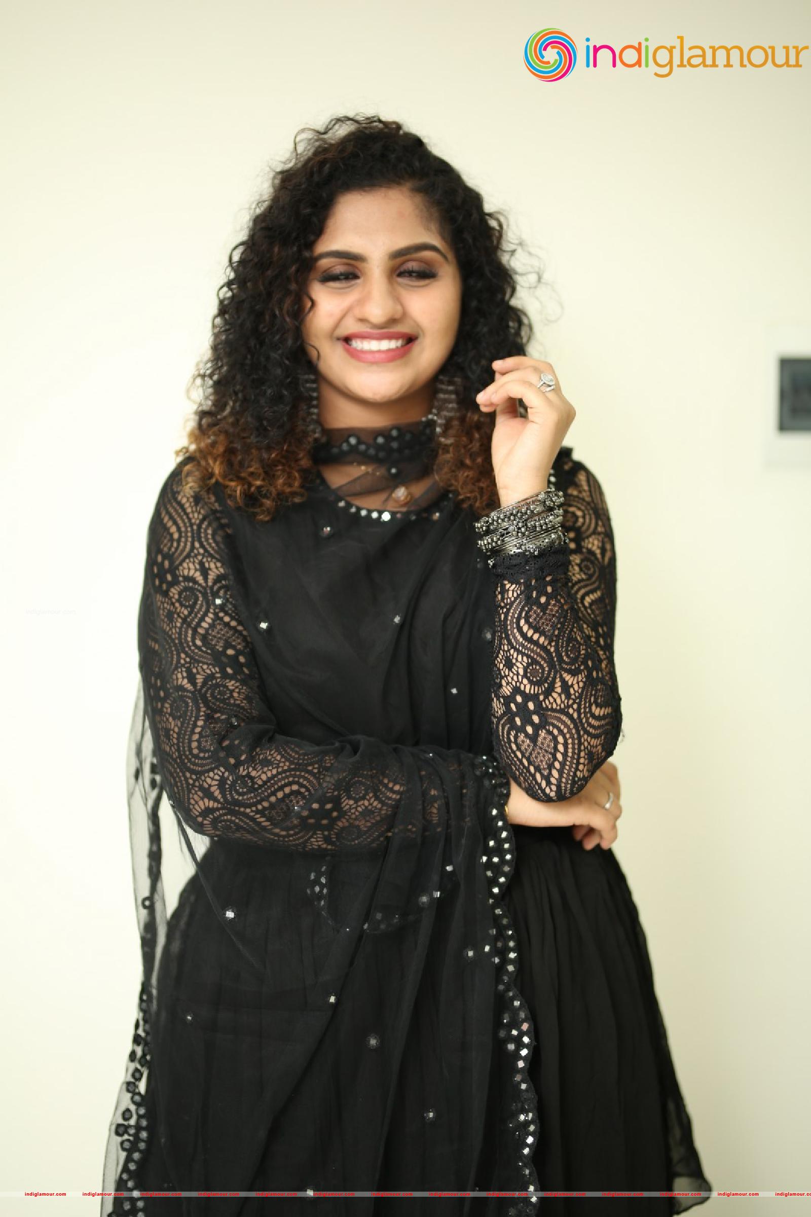 Noorin Shereef Actress hd photo
