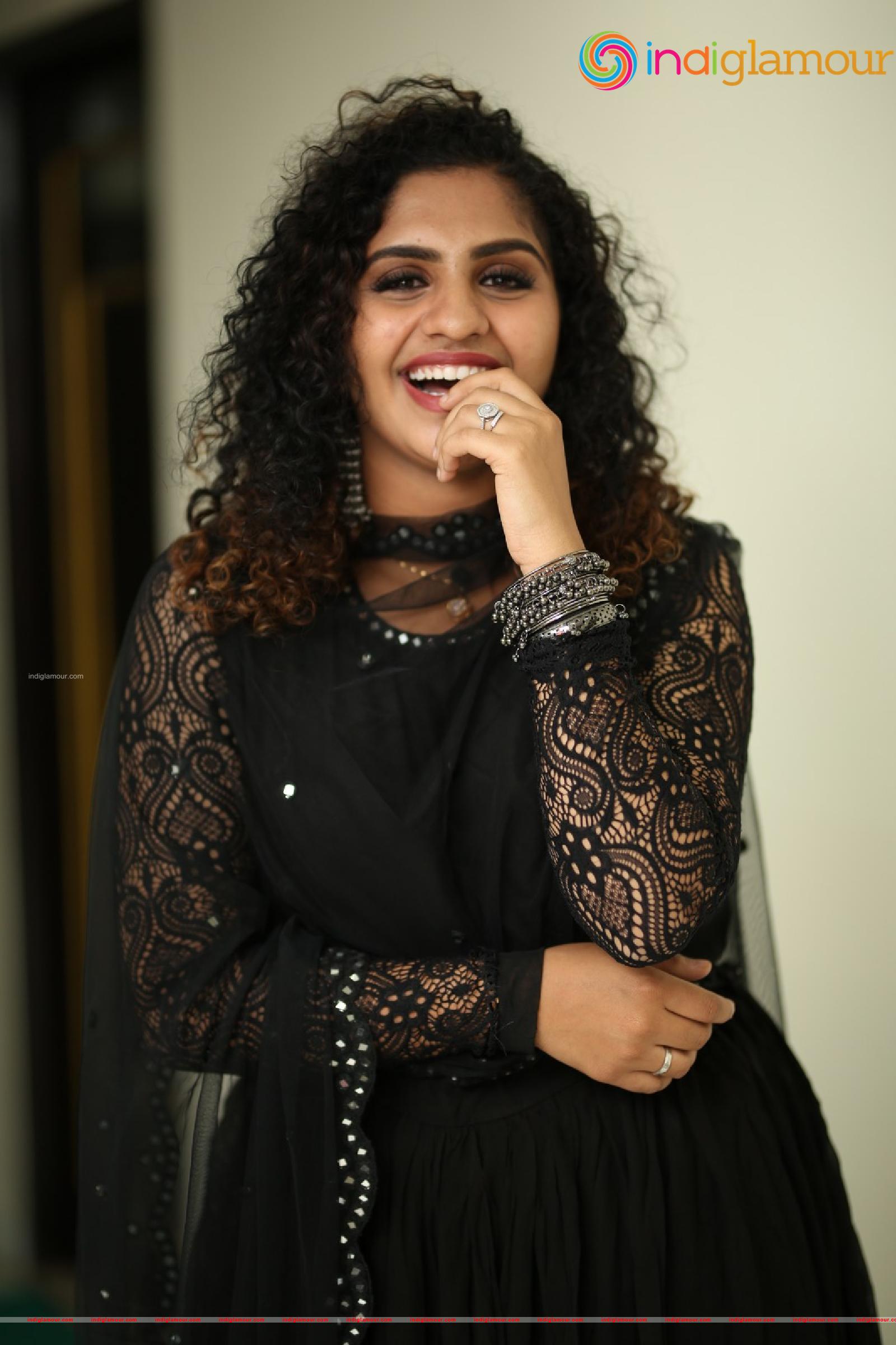 Noorin Shereef Actress hd photo