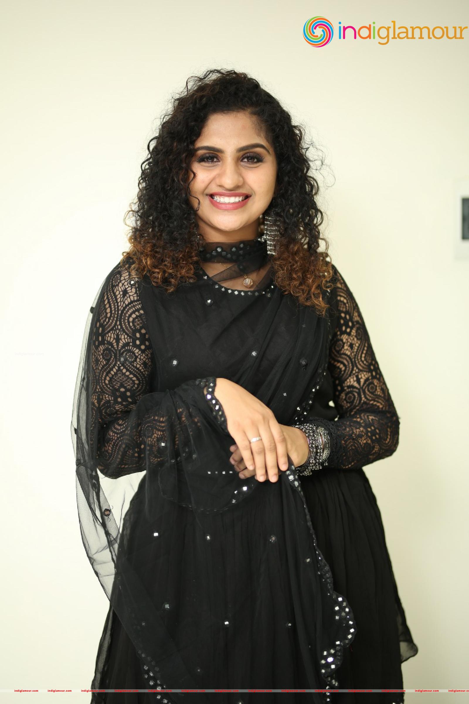 Noorin Shereef Actress hd photo
