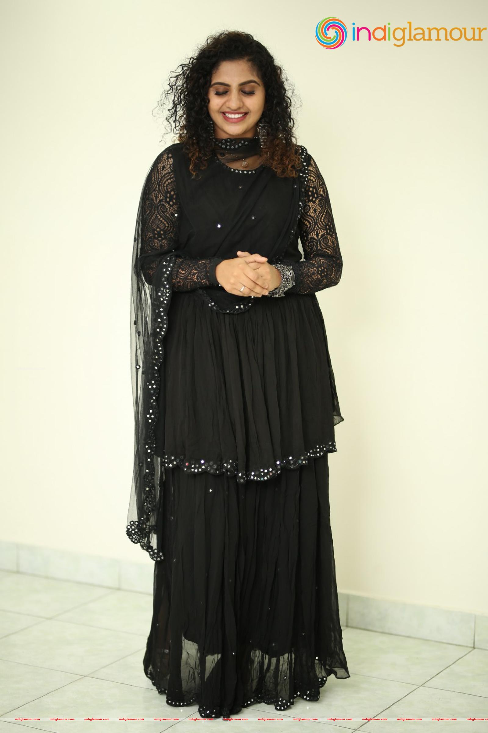 Noorin Shereef Actress hd photo