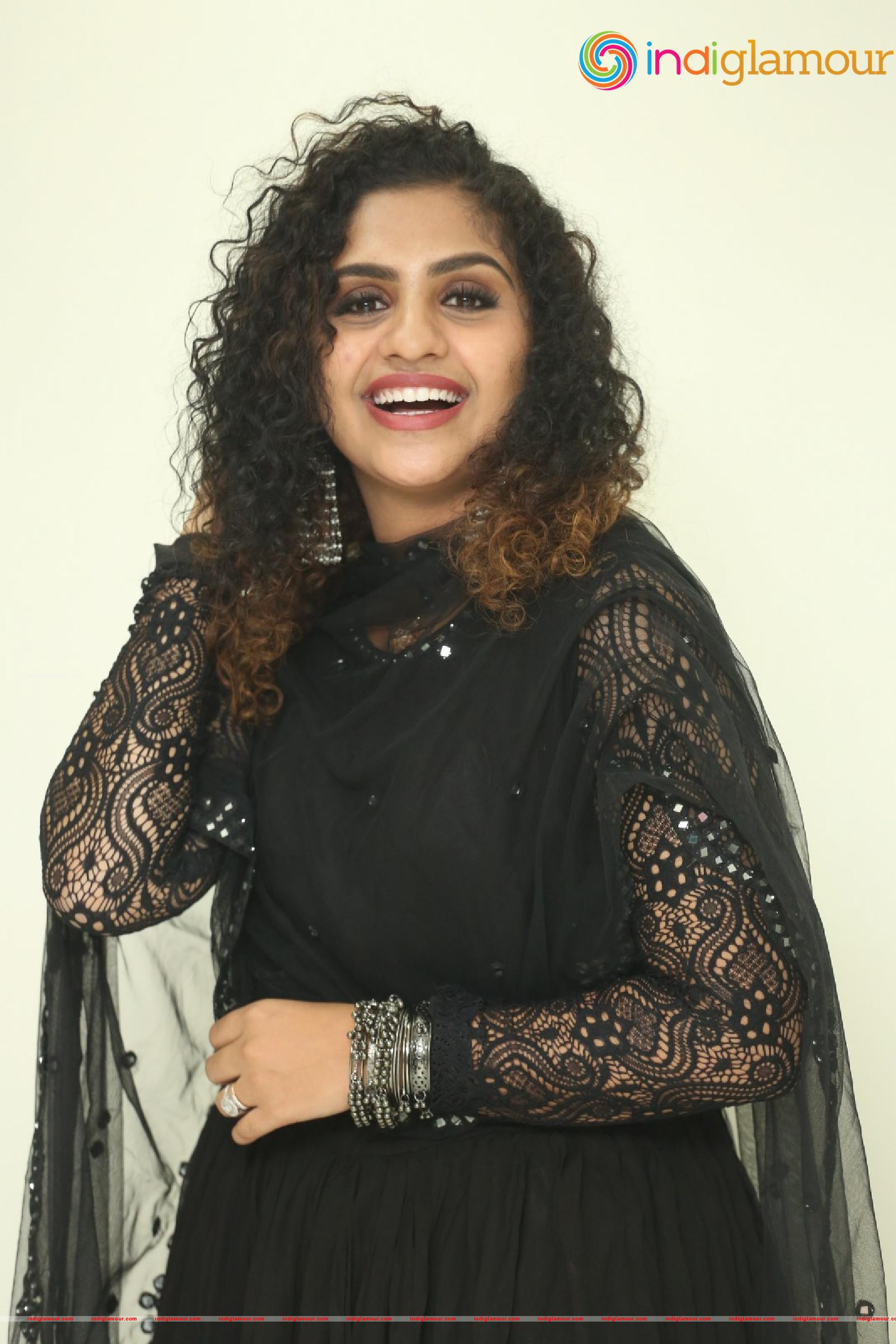 Noorin Shereef Actress hd photo