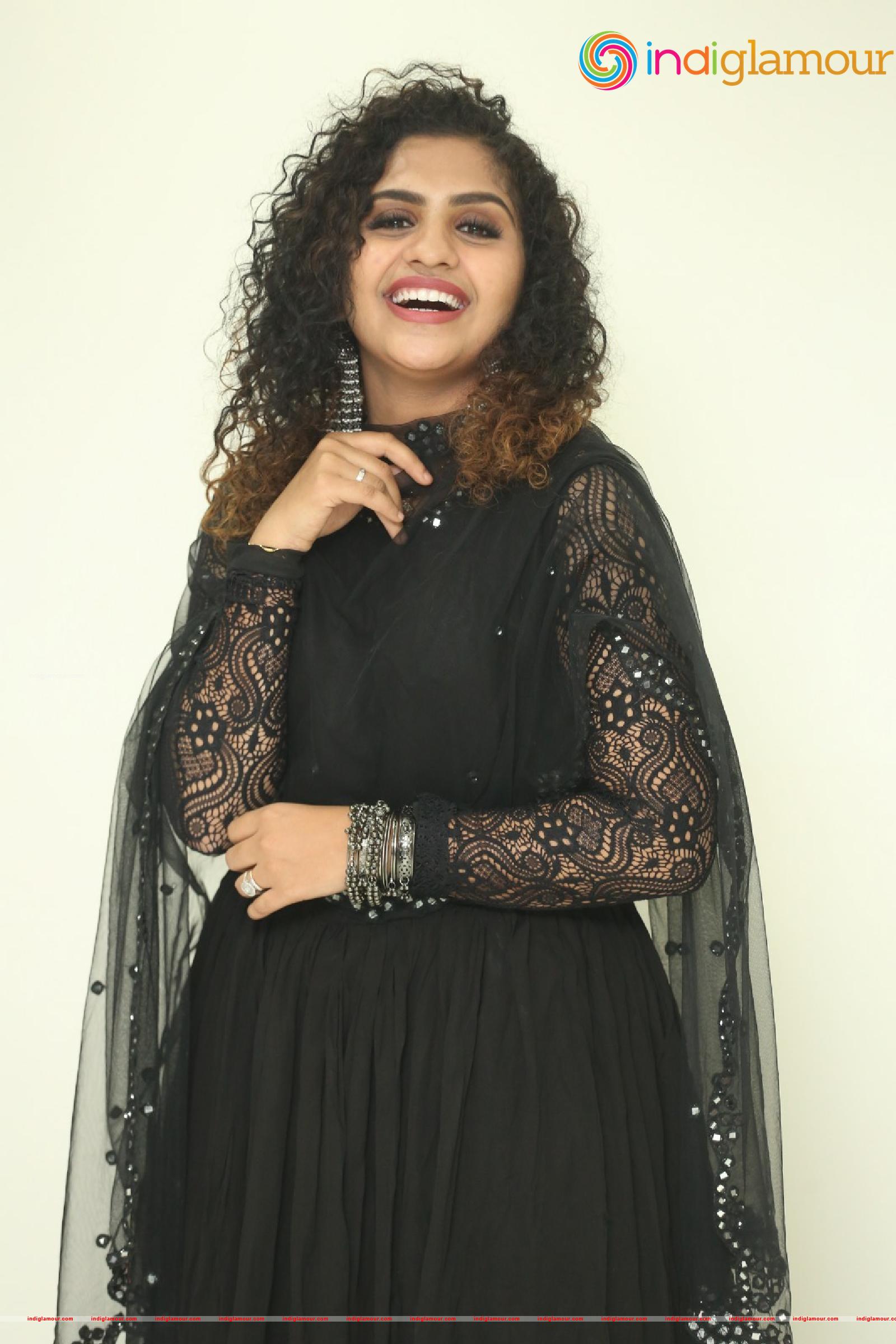 Noorin Shereef Actress hd photo