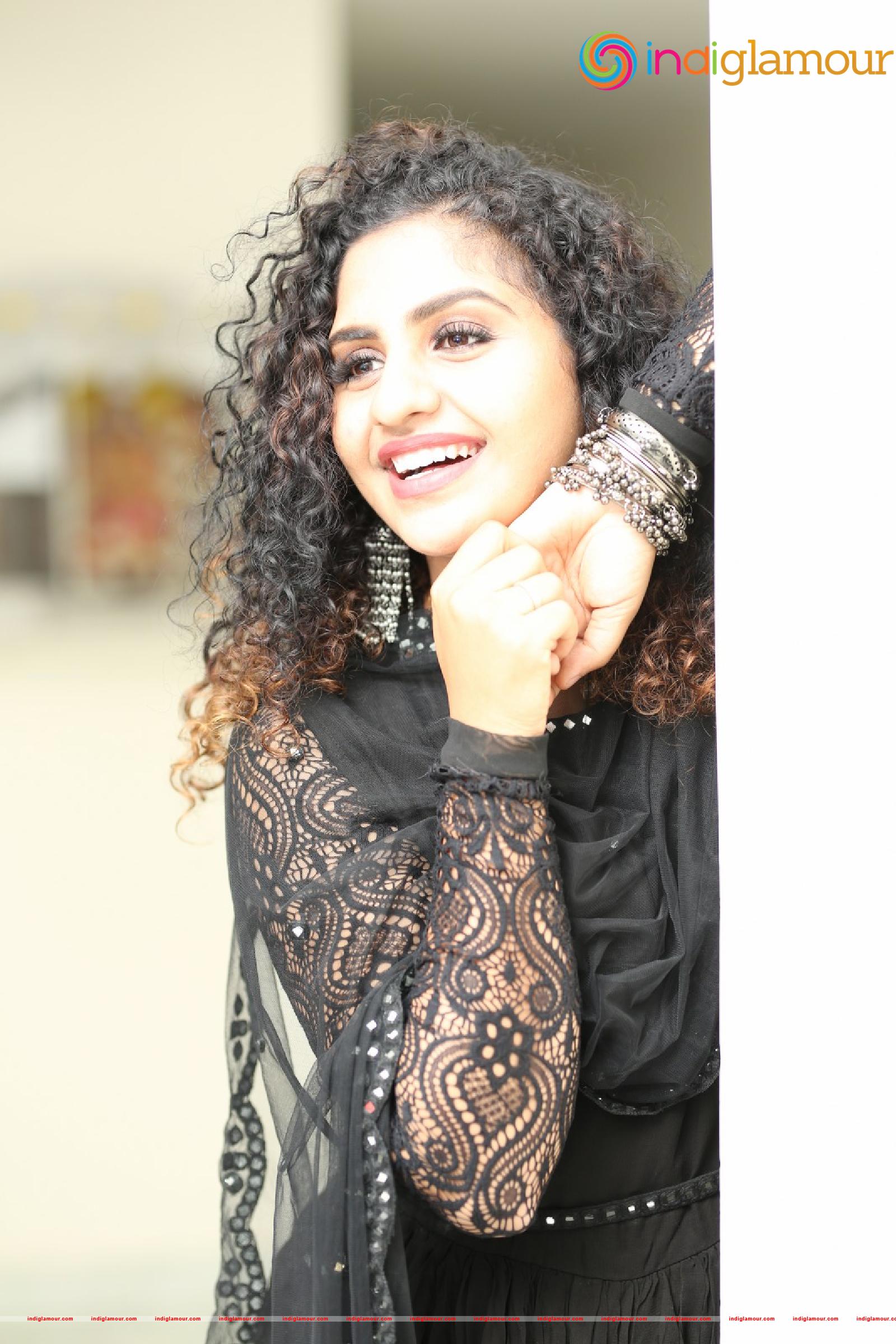 Noorin Shereef Actress hd photo