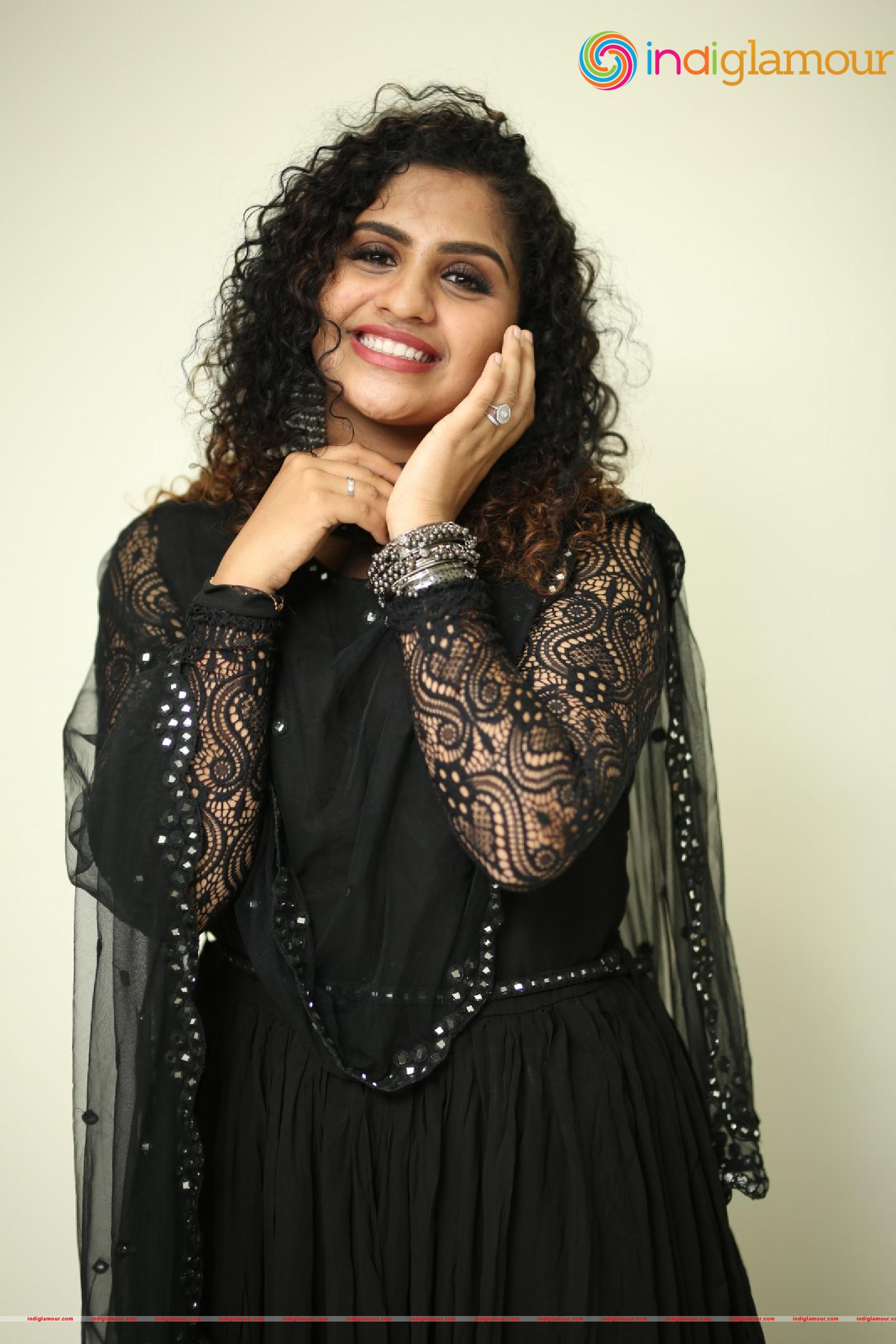 Noorin Shereef Actress hd photo