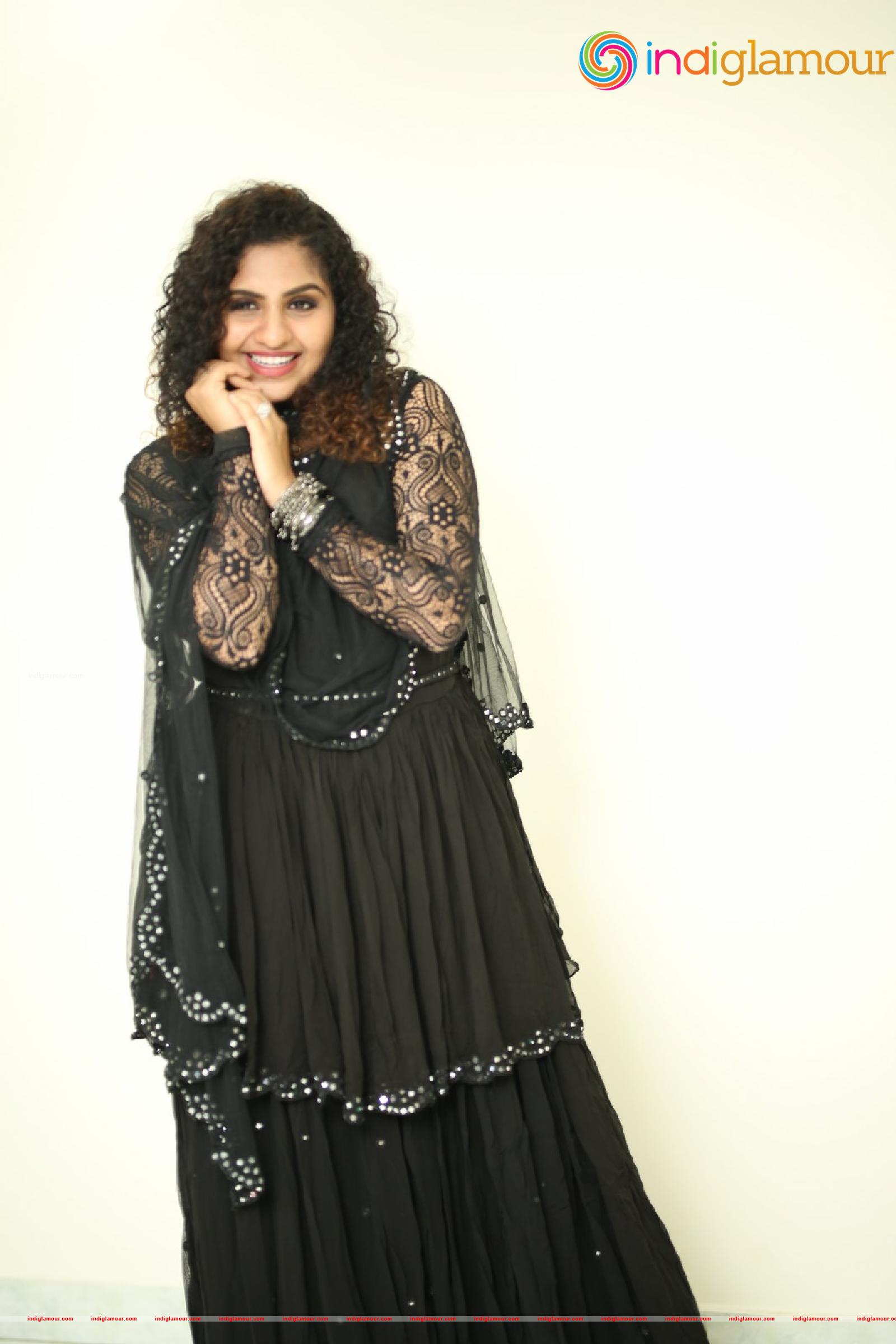 Noorin Shereef Actress hd photo