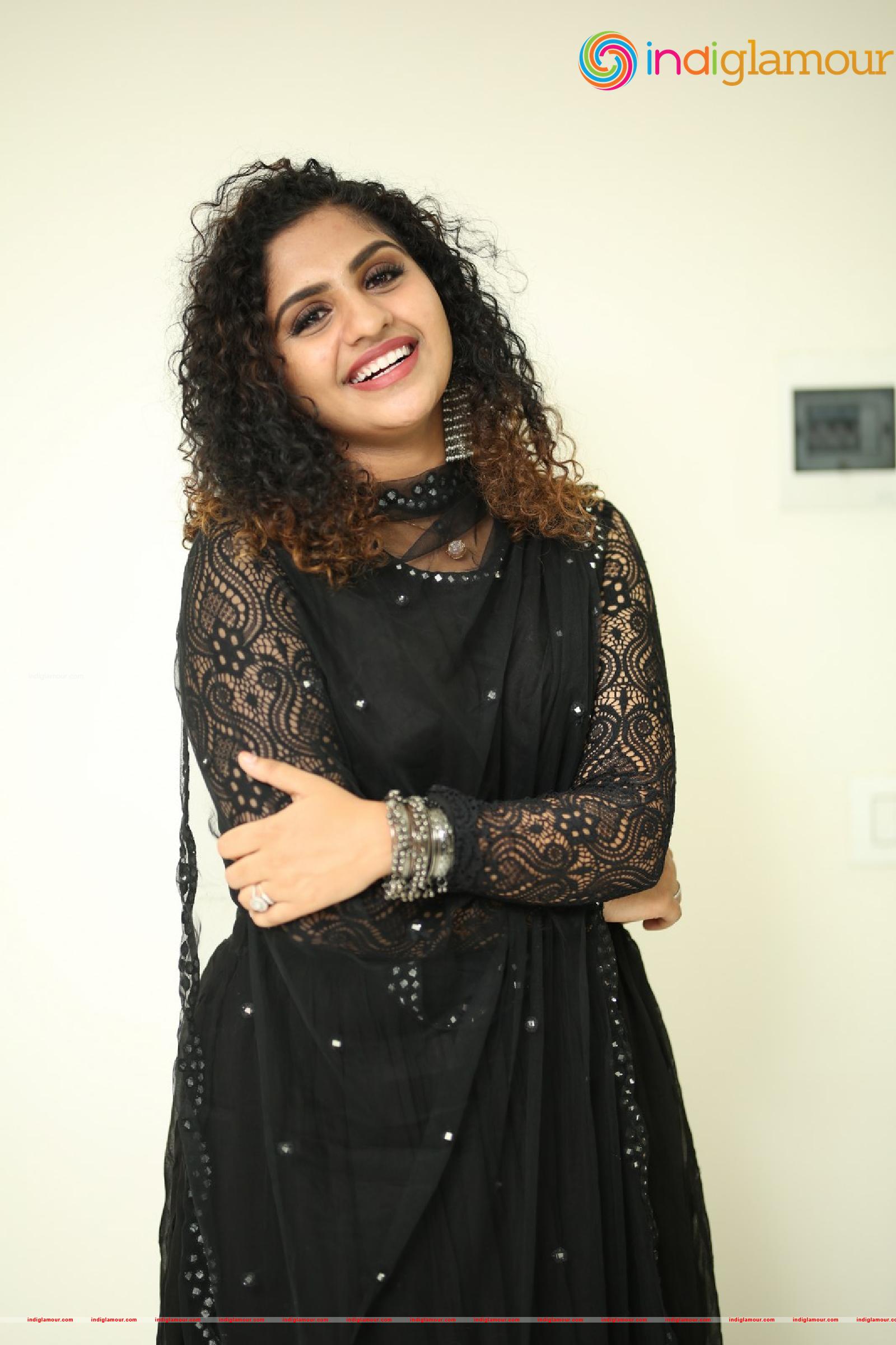 Noorin Shereef Actress hd photo