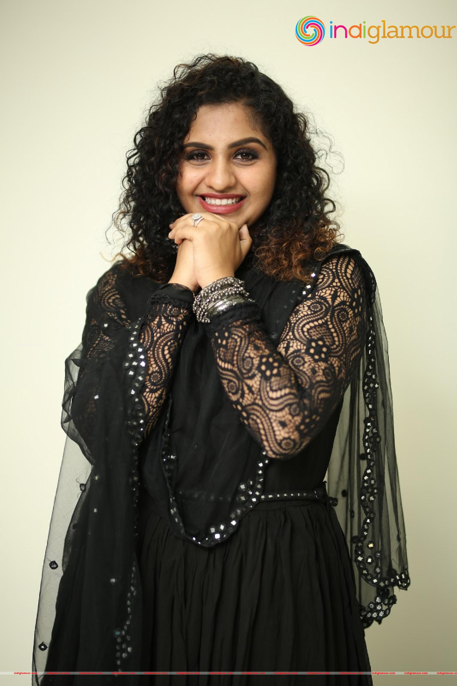 Noorin Shereef Actress hd photo