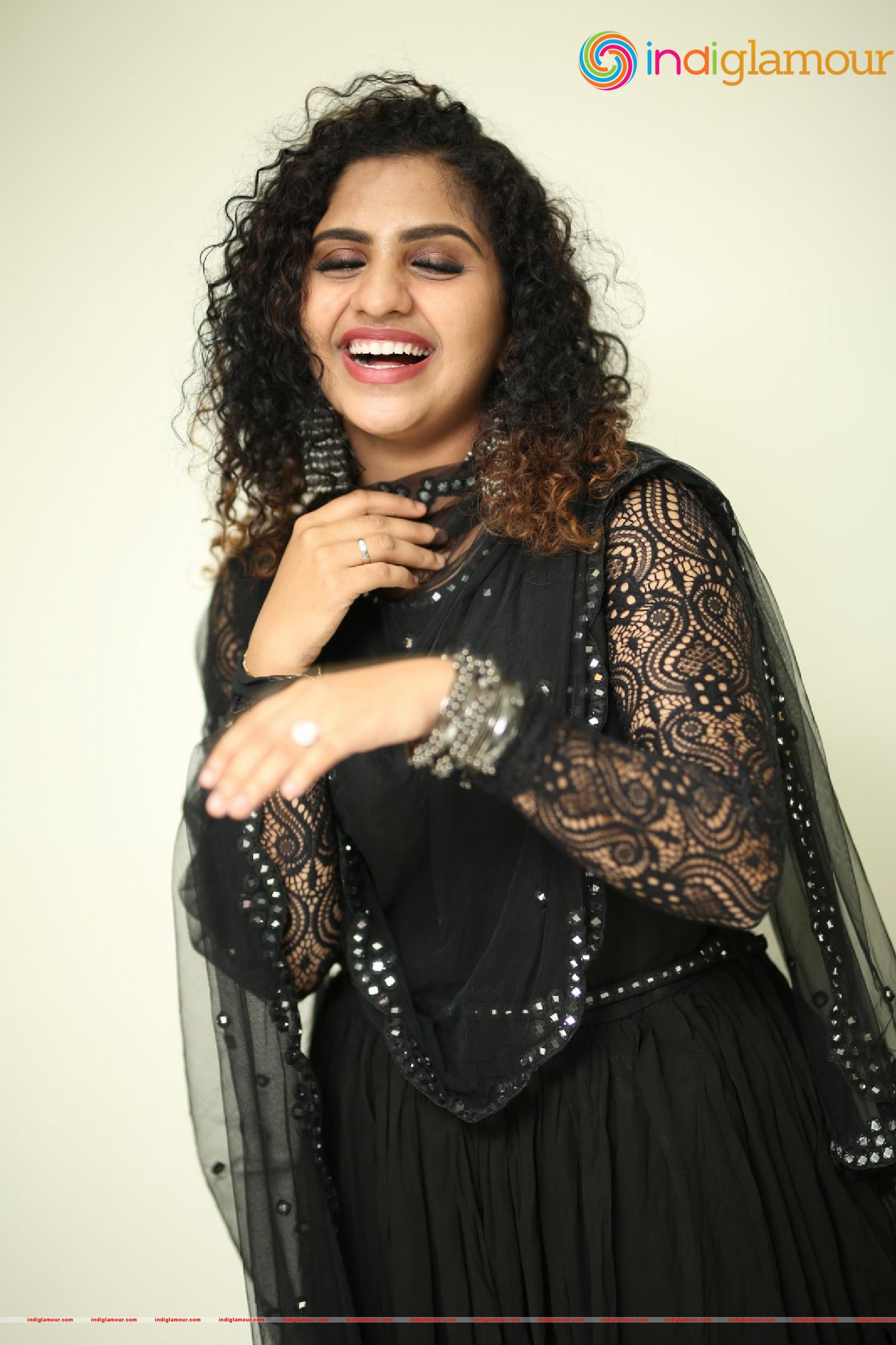 Noorin Shereef Actress hd photo