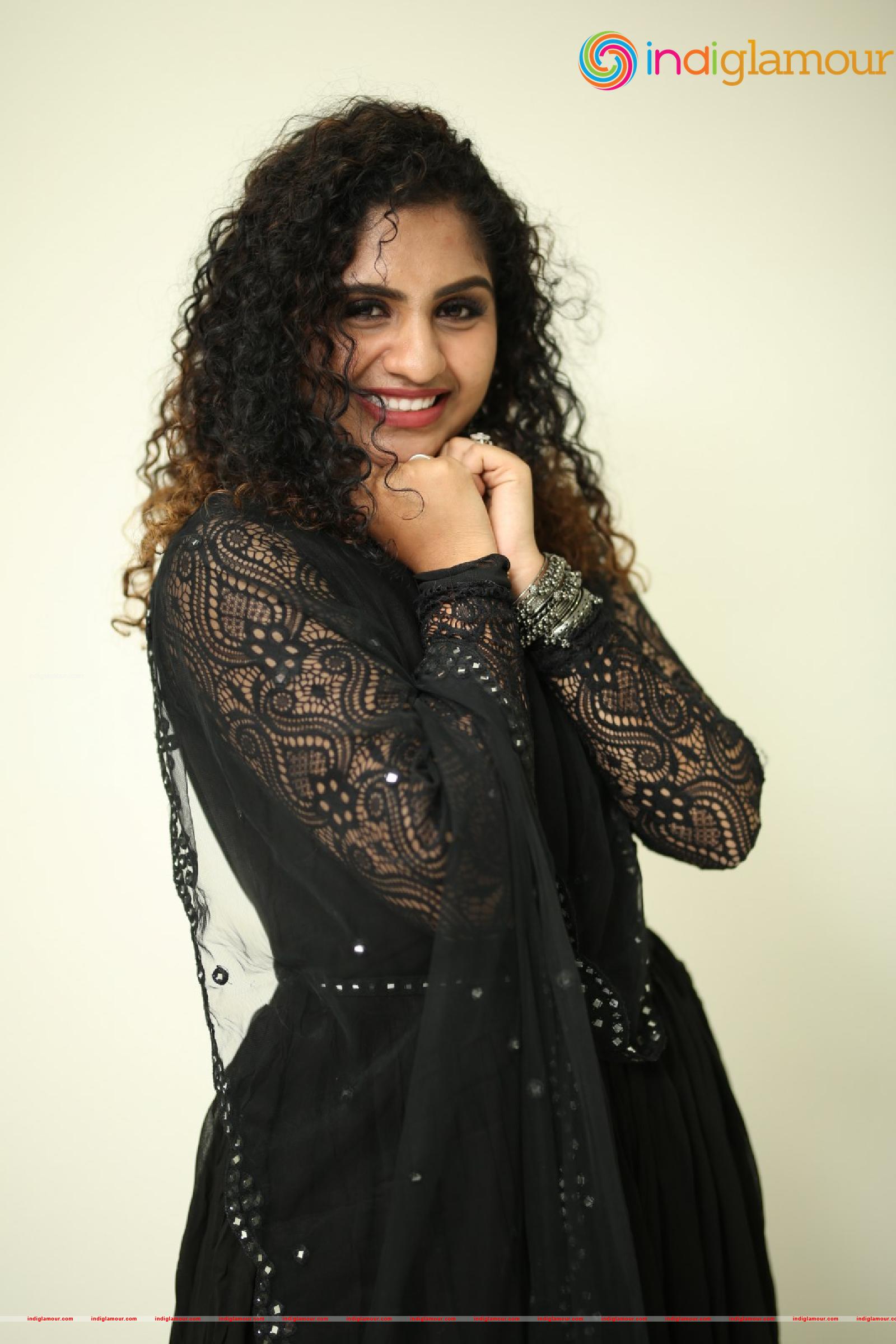 Noorin Shereef Actress hd photo