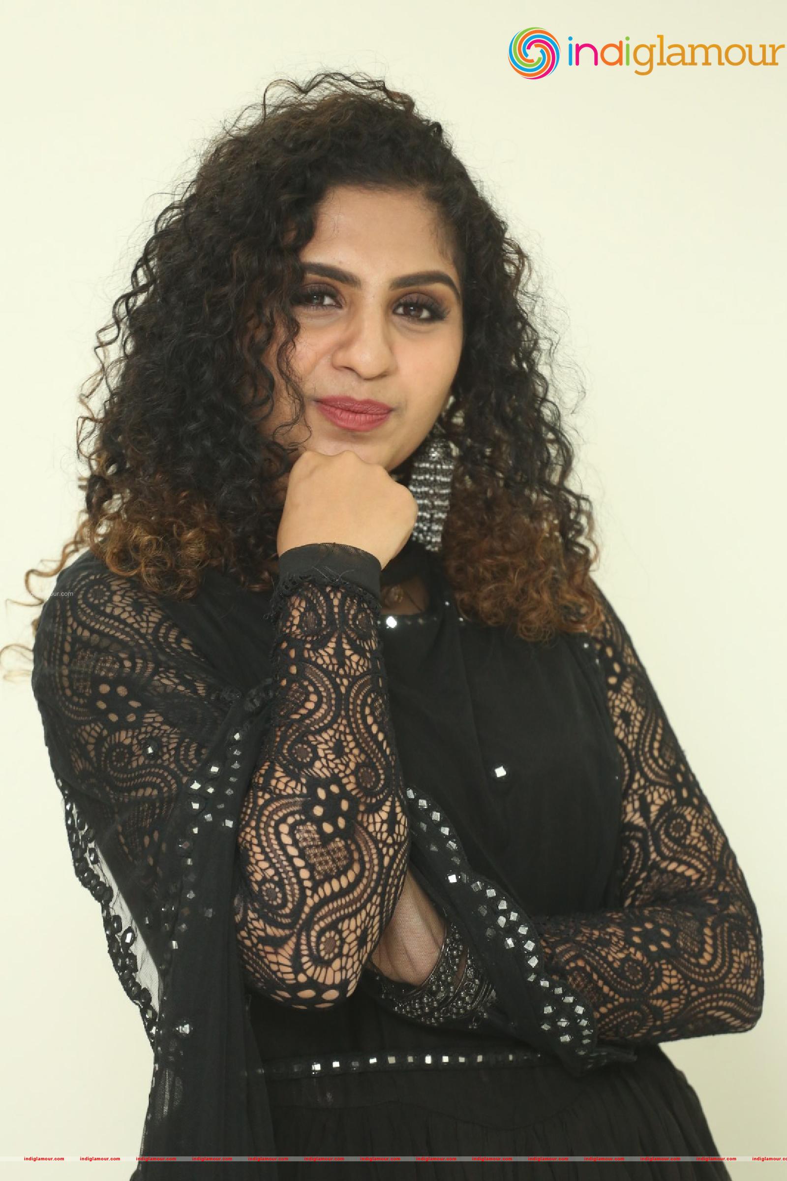 Noorin Shereef Actress hd photo