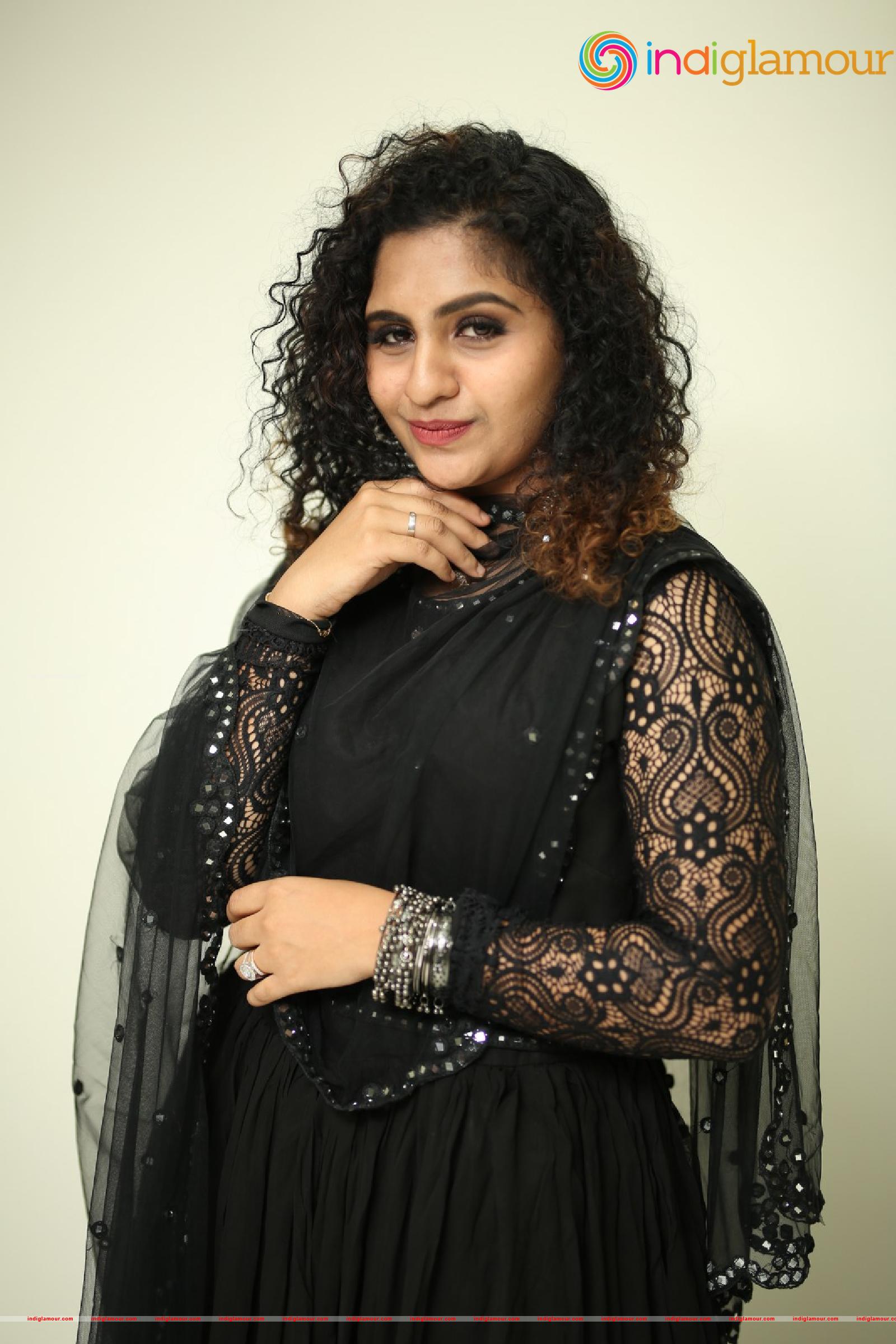 Noorin Shereef Actress hd photo