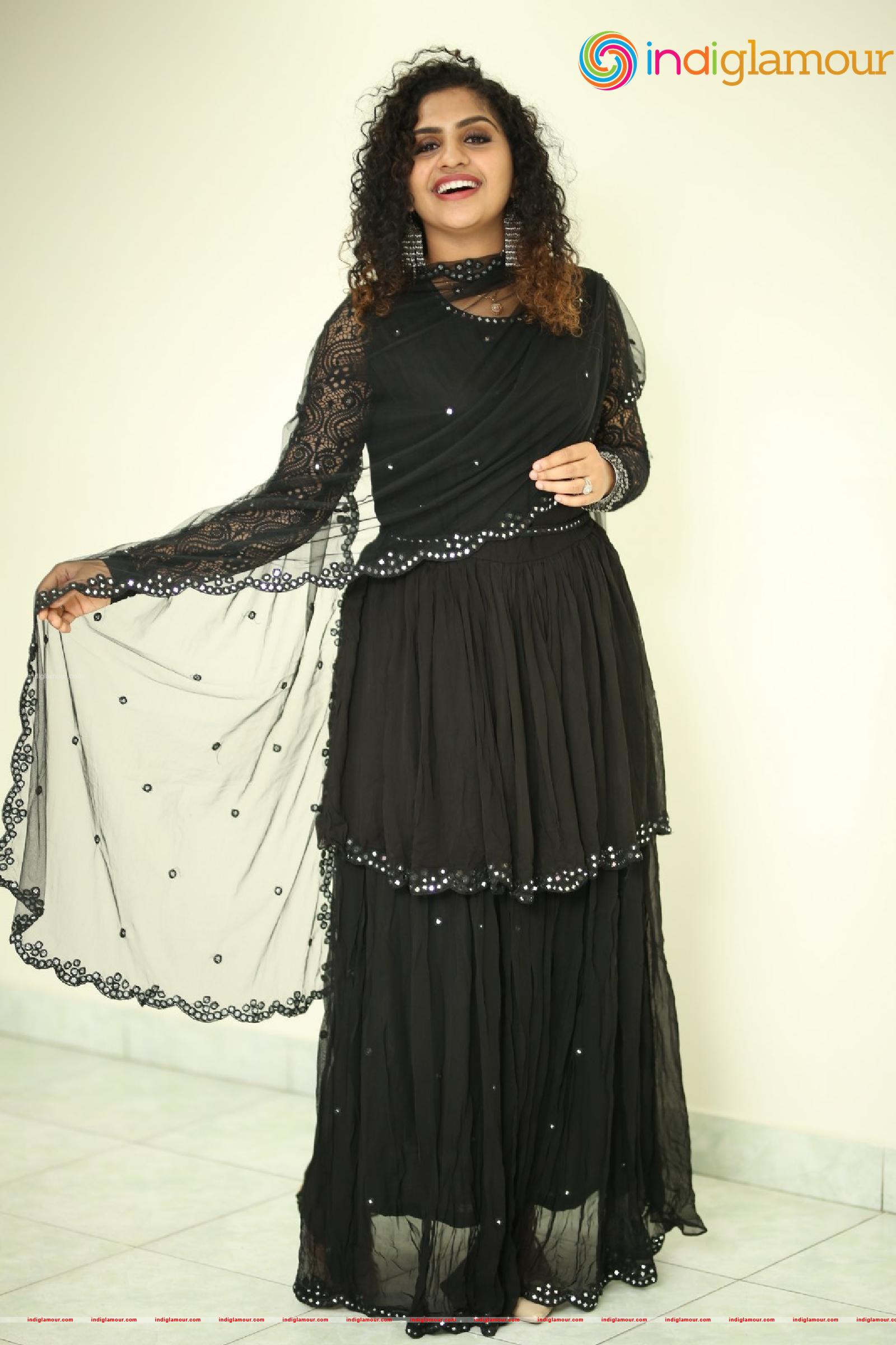 Noorin Shereef Actress hd photo