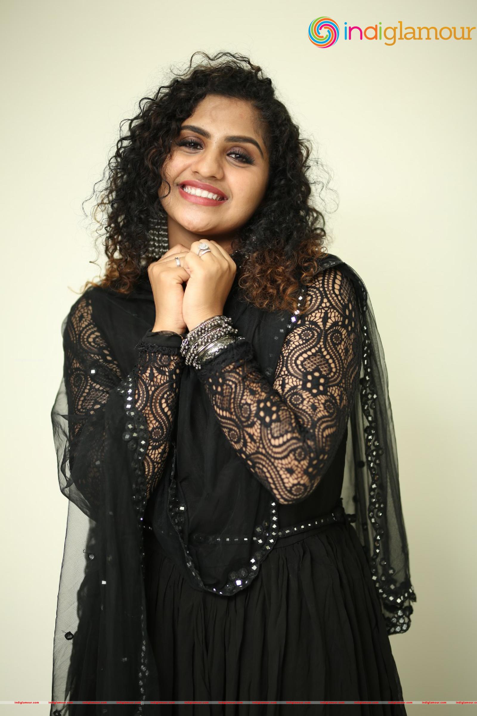 Noorin Shereef Actress hd photo