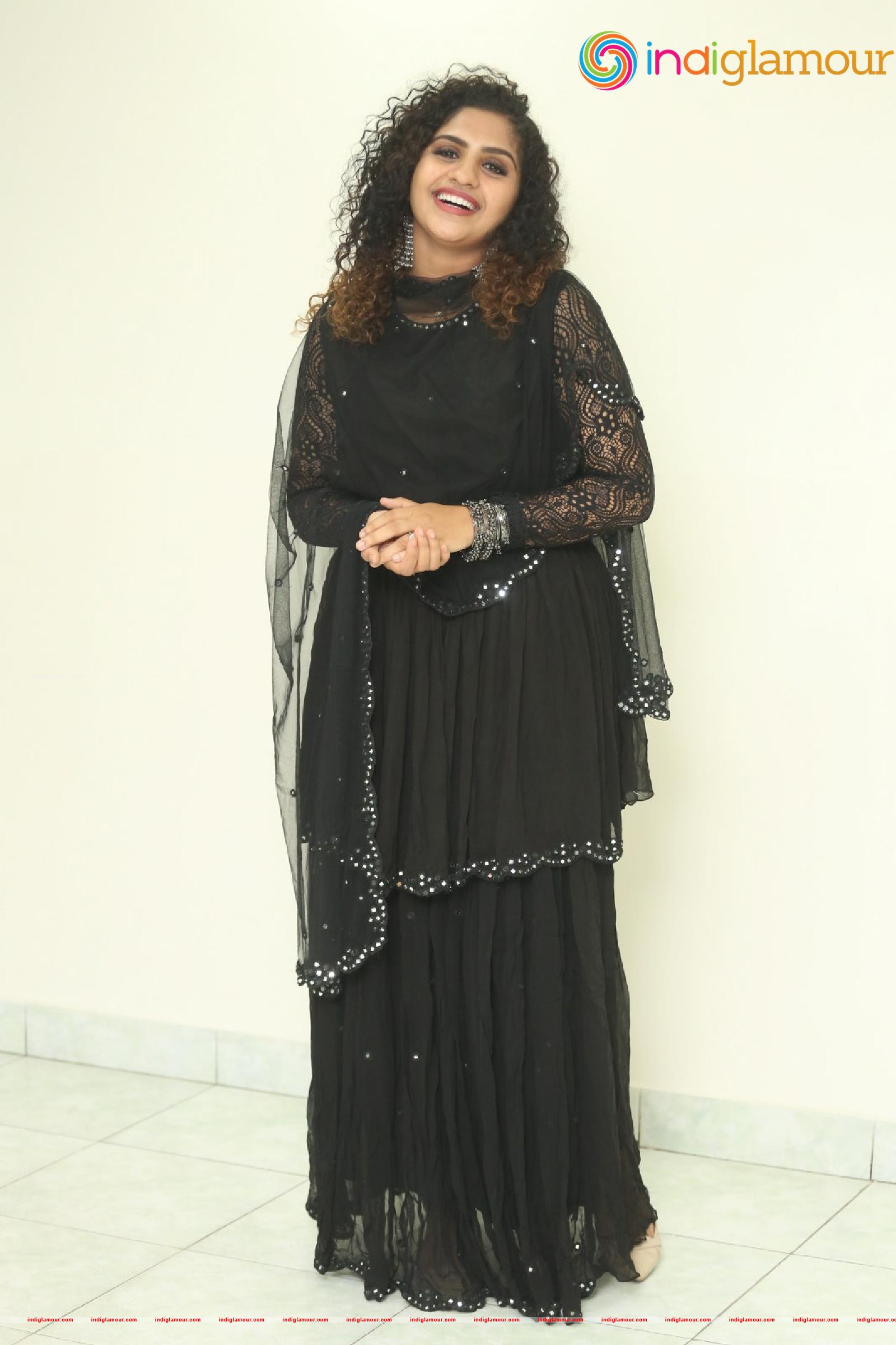 Noorin Shereef Actress hd photo