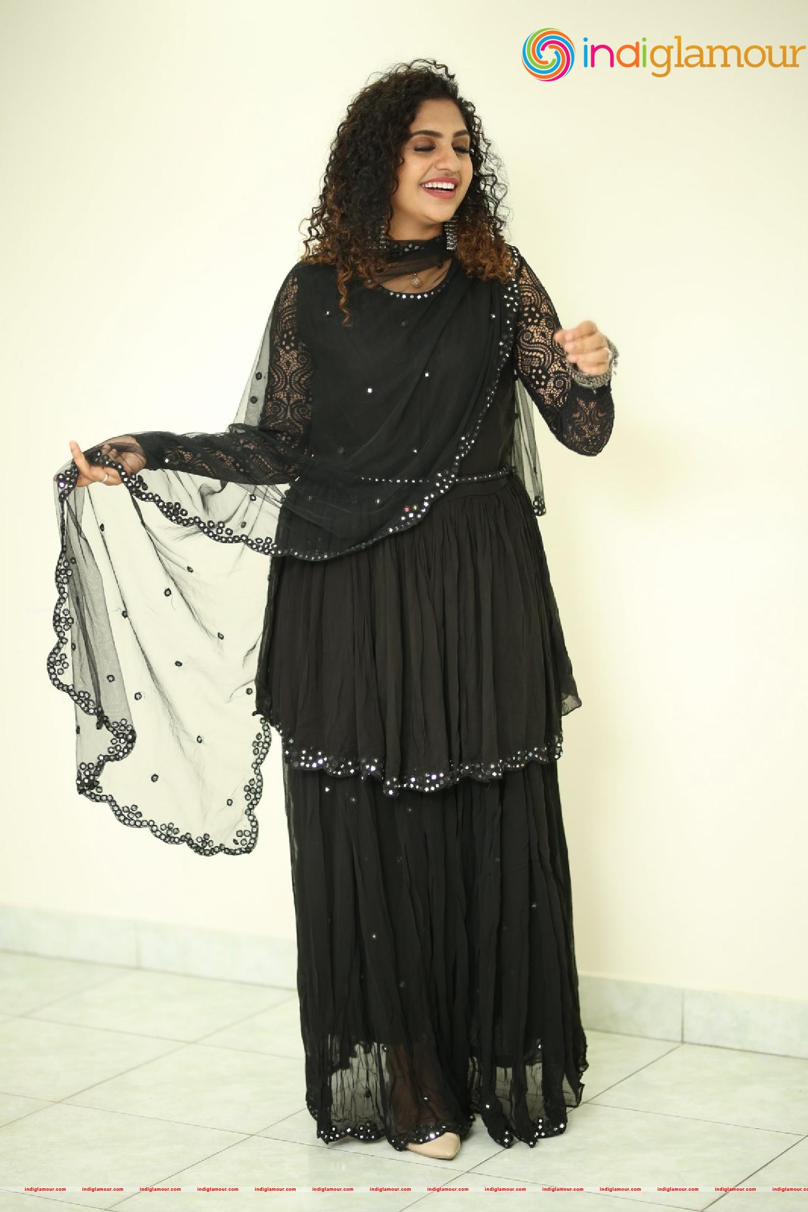 Noorin Shereef Actress hd photo