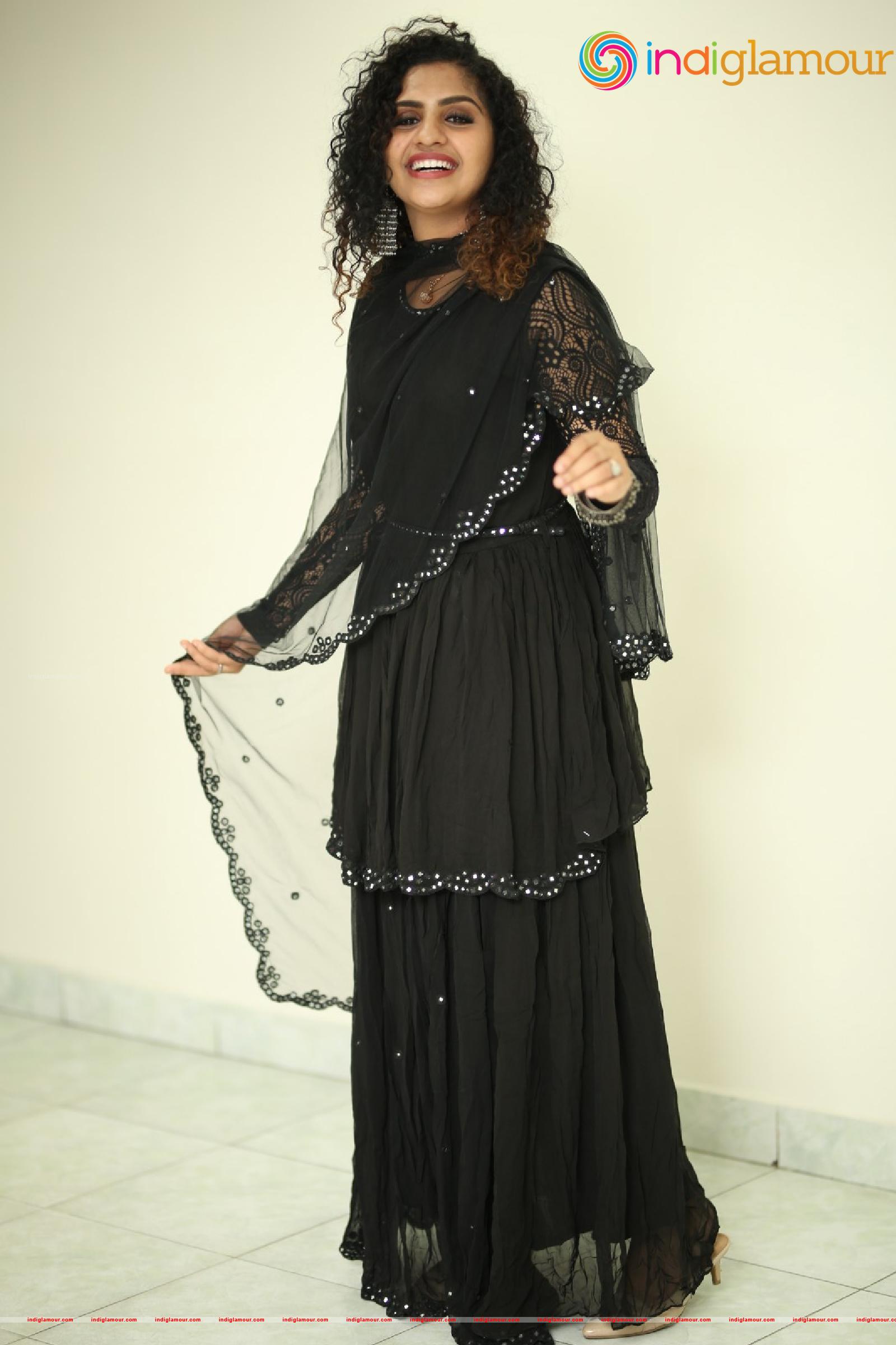 Noorin Shereef Actress hd photo