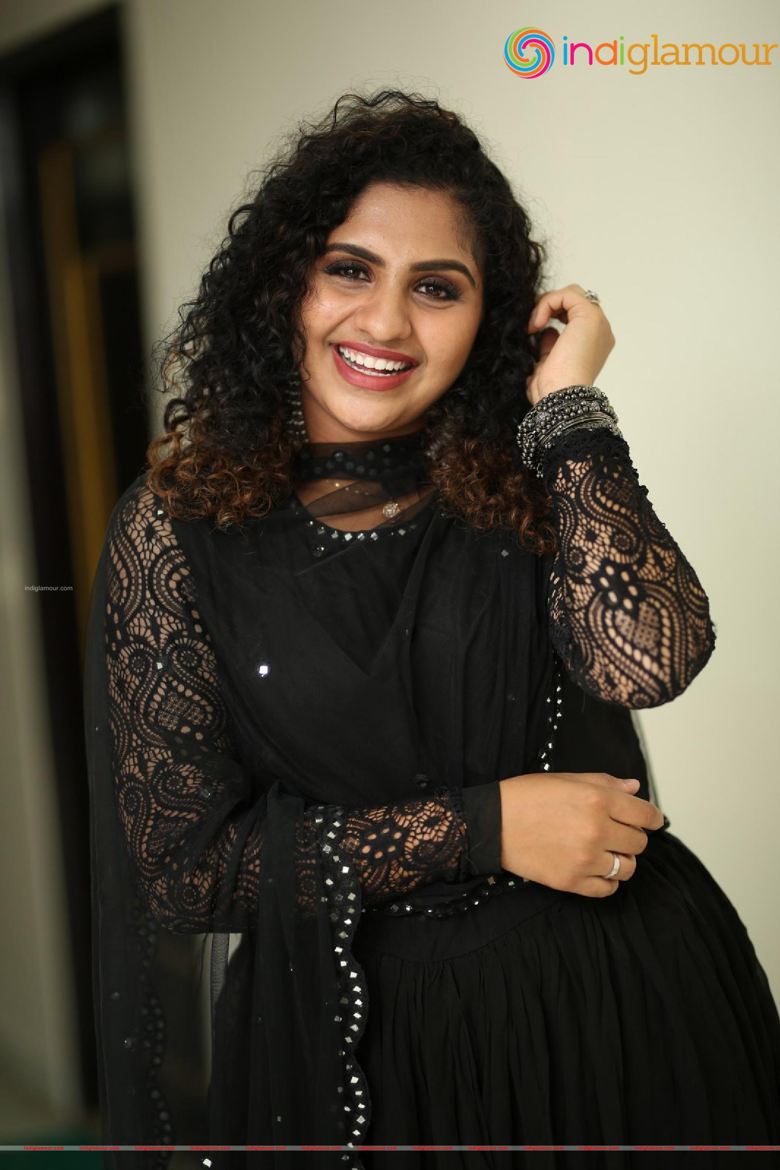 Noorin Shereef Actress hd photo
