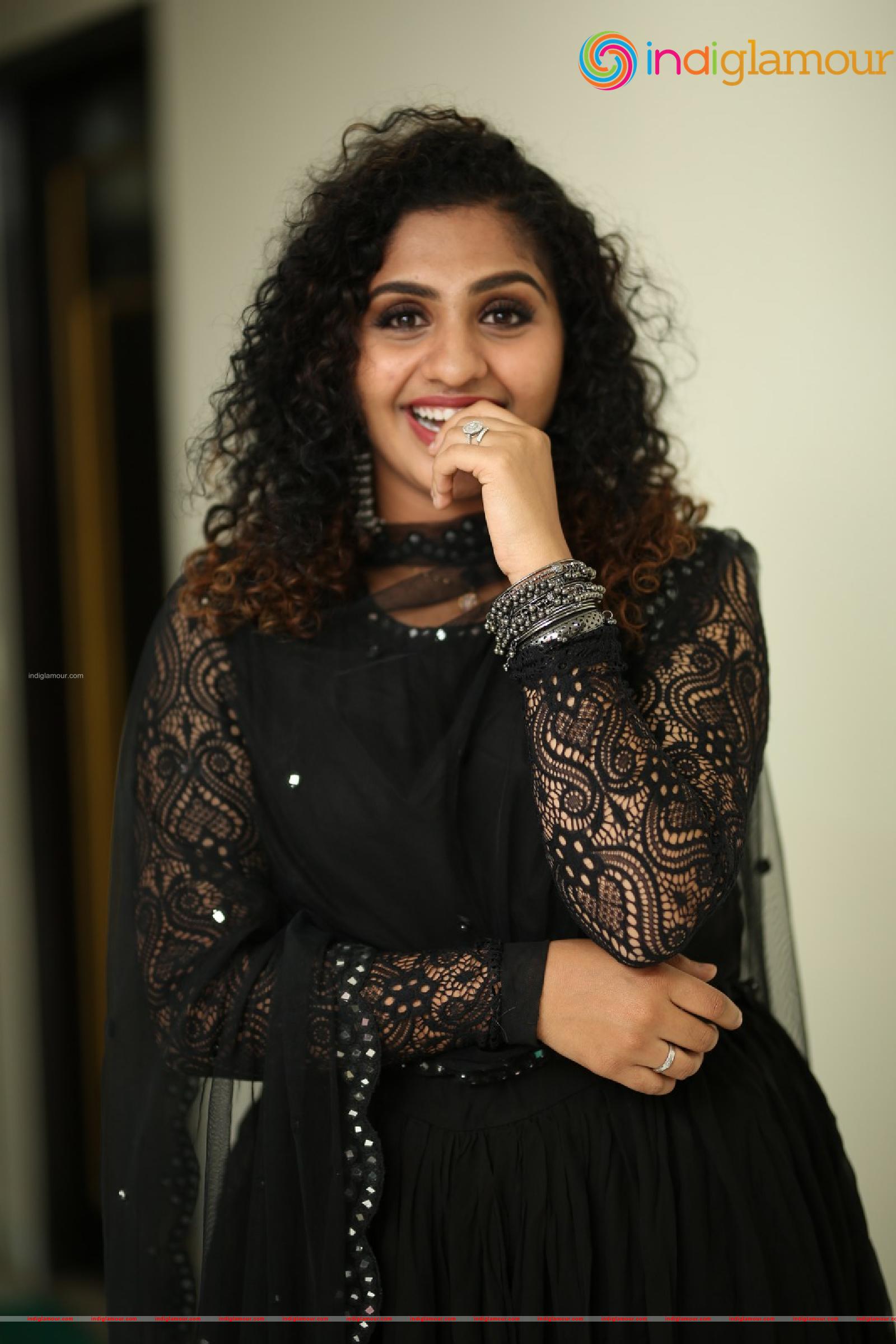 Noorin Shereef Actress hd photo