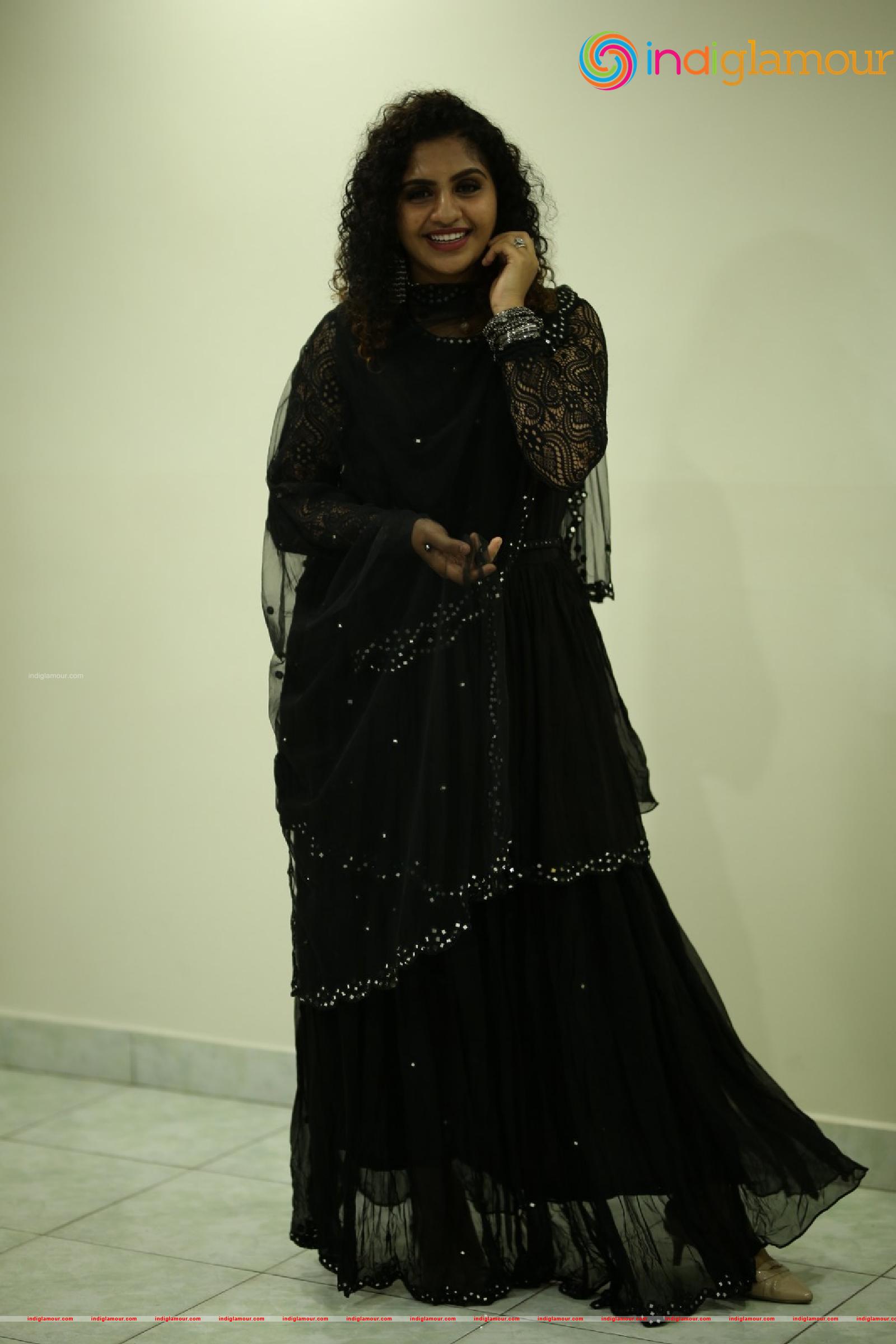 Noorin Shereef Actress hd photo