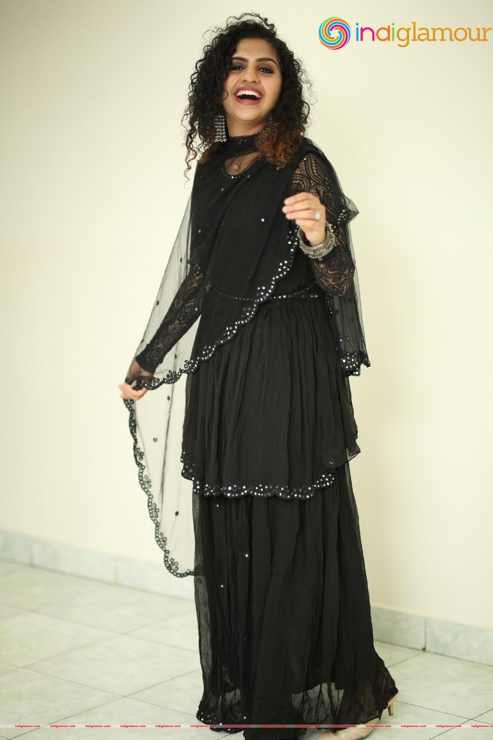 Noorin Shereef Actress hd photo