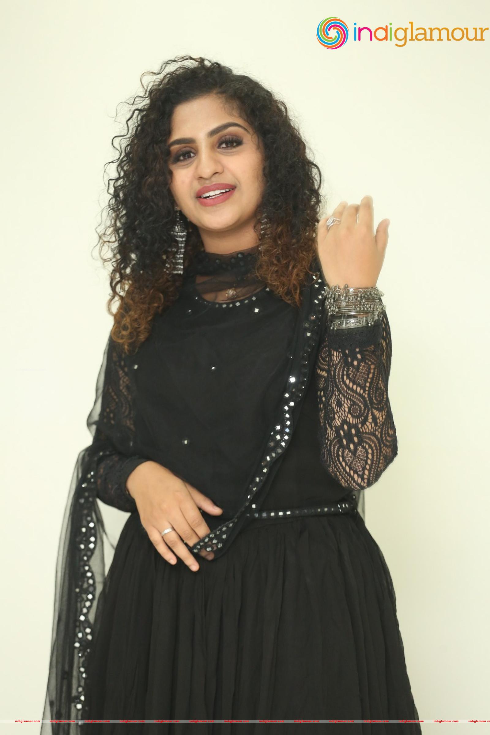 Noorin Shereef Actress hd photo