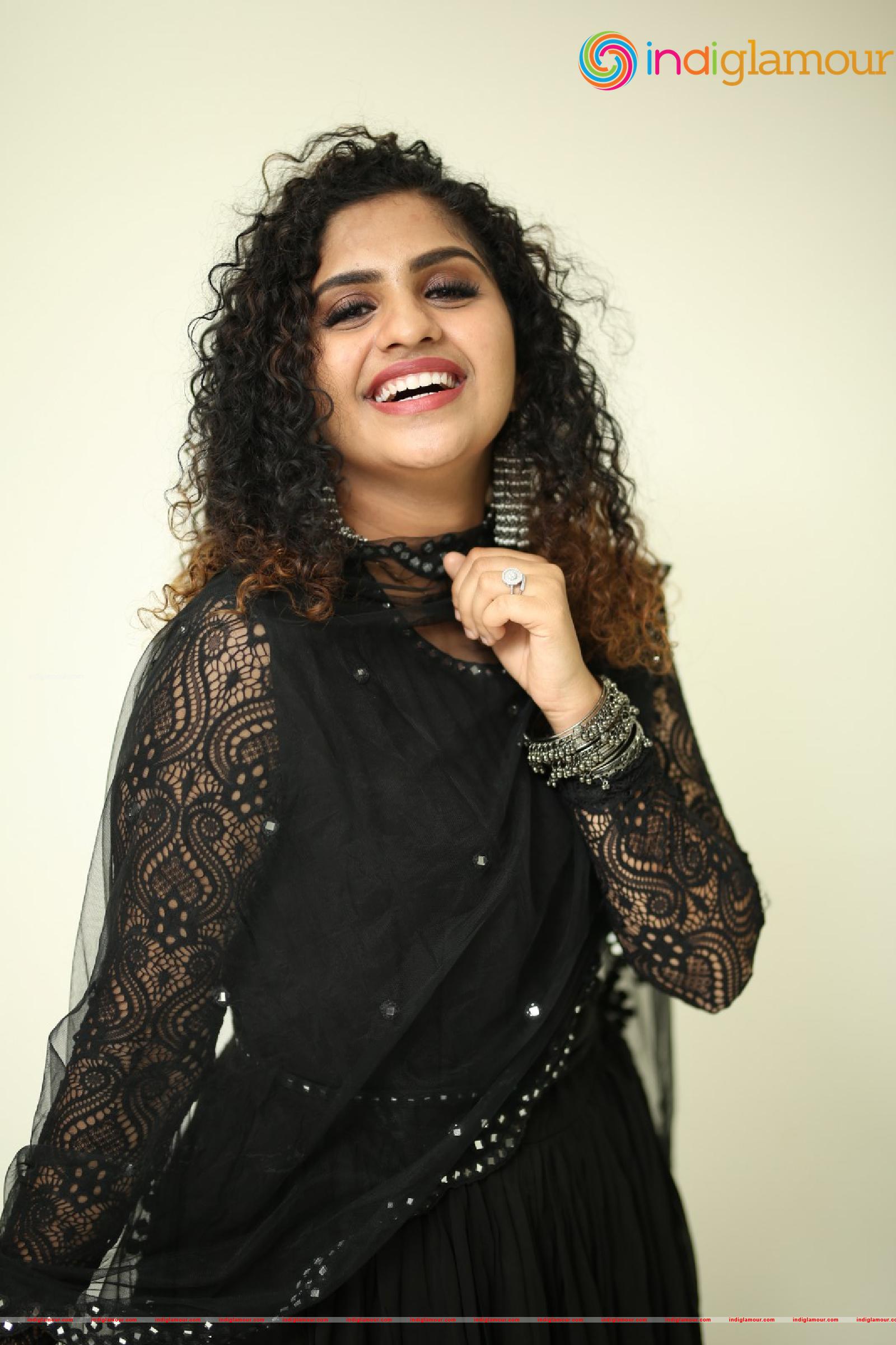 Noorin Shereef Actress hd photo